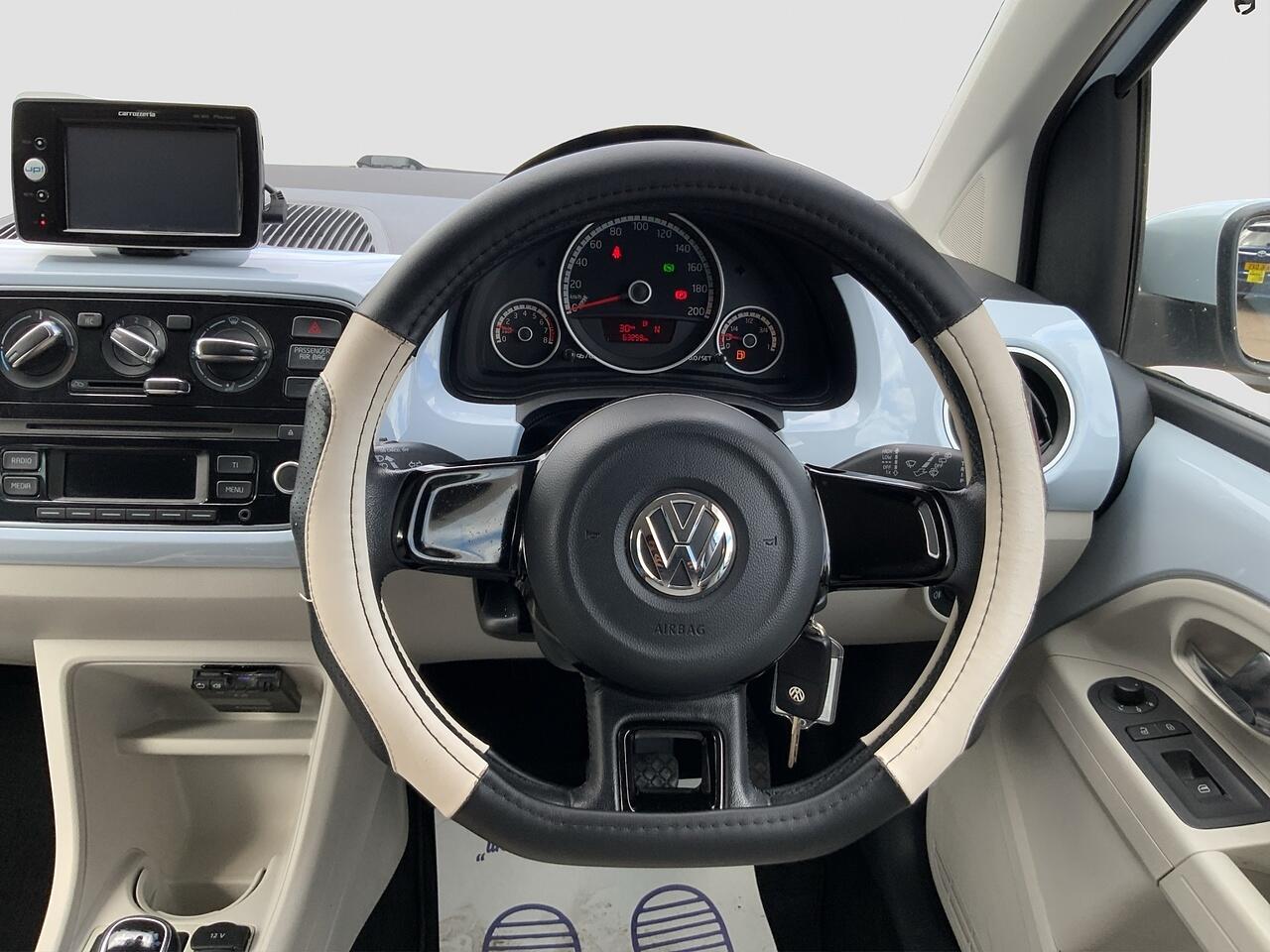 Volkswagen Up! view 9