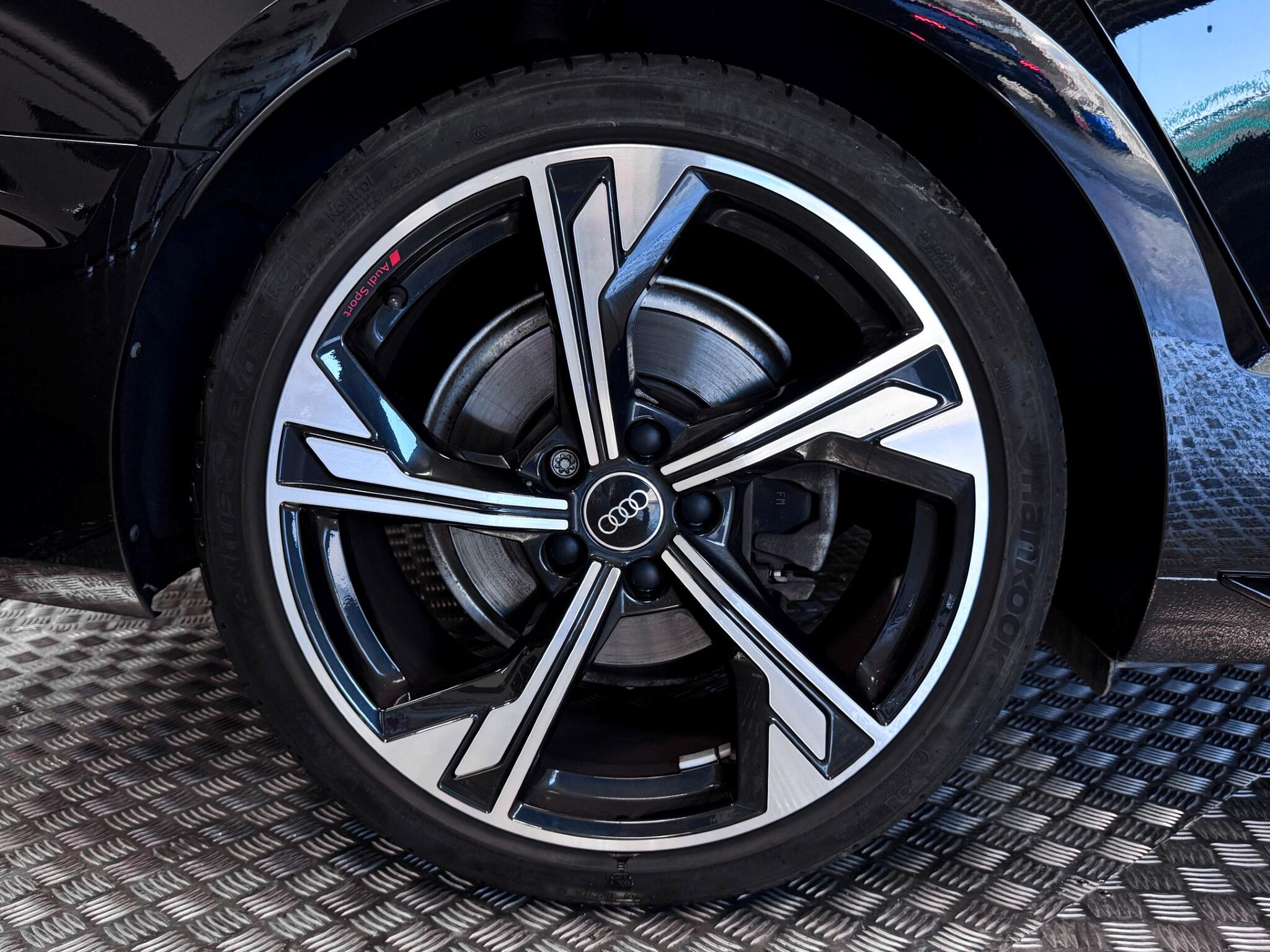 Audi A4 view 58