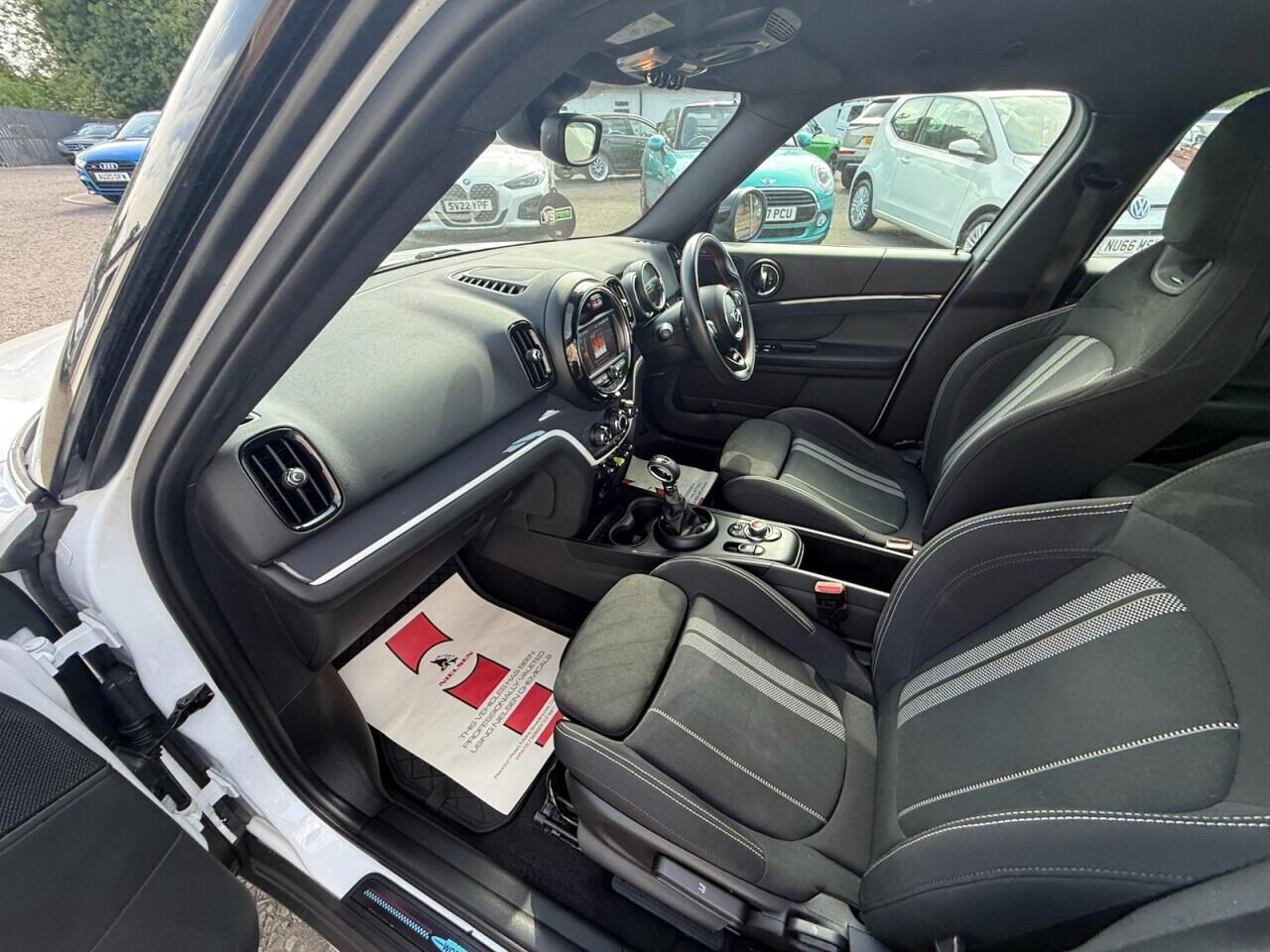 MINI Countryman view 25