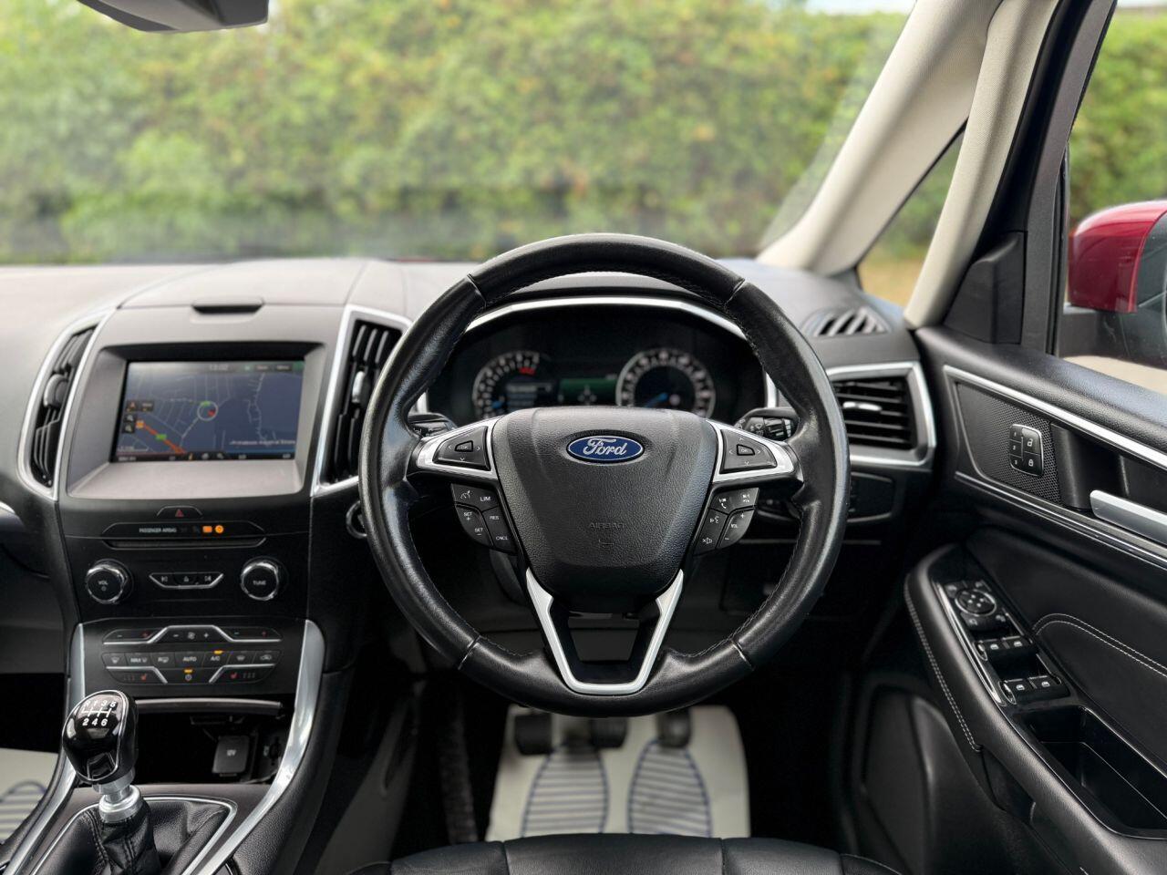 Ford S-Max view 33