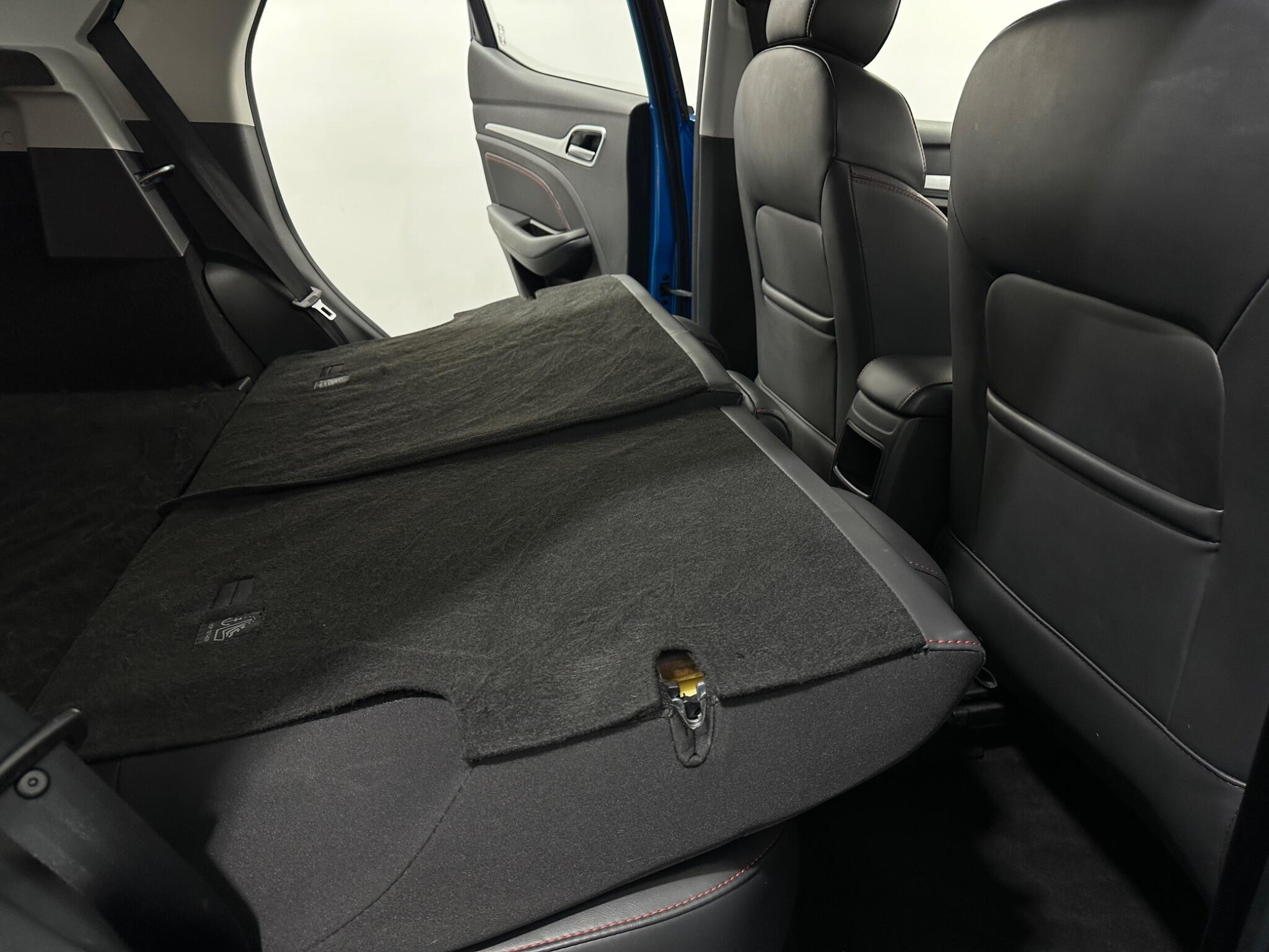 MG ZS view 46