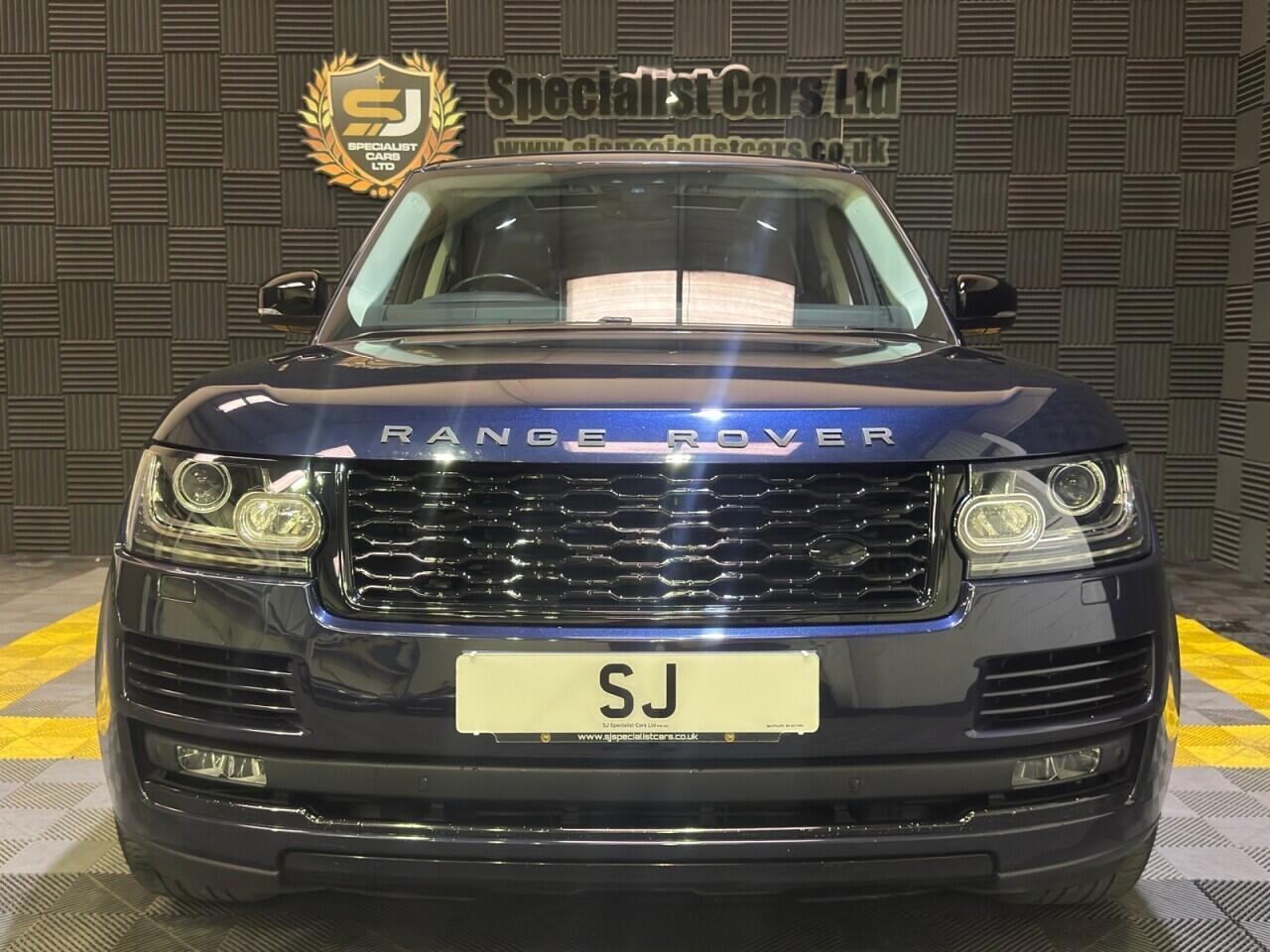 Land Rover Range Rover view 3