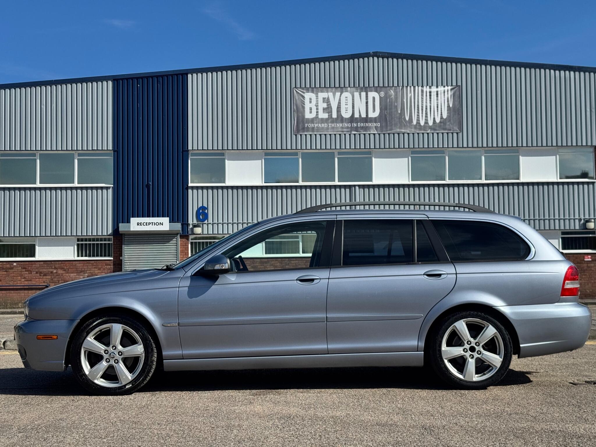 Jaguar X-Type view 12