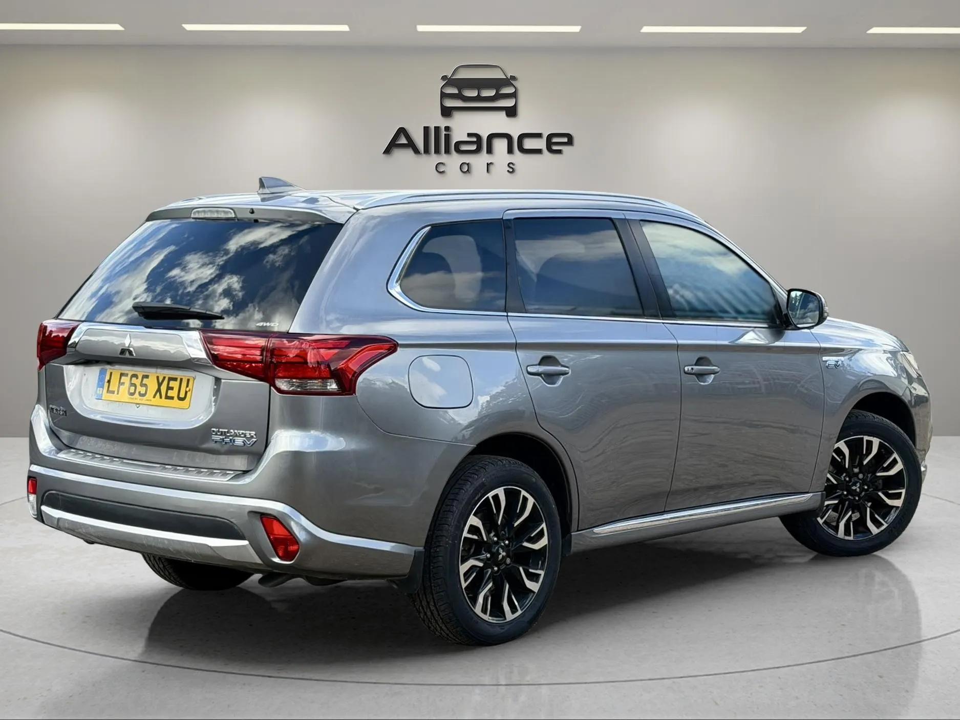 Mitsubishi Outlander view 25
