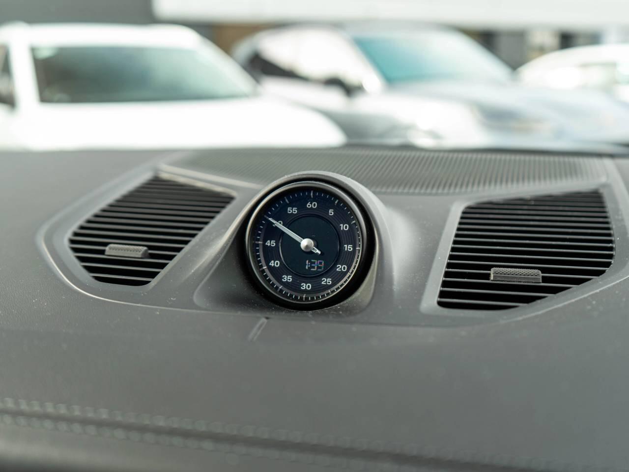 Porsche Cayenne view 23