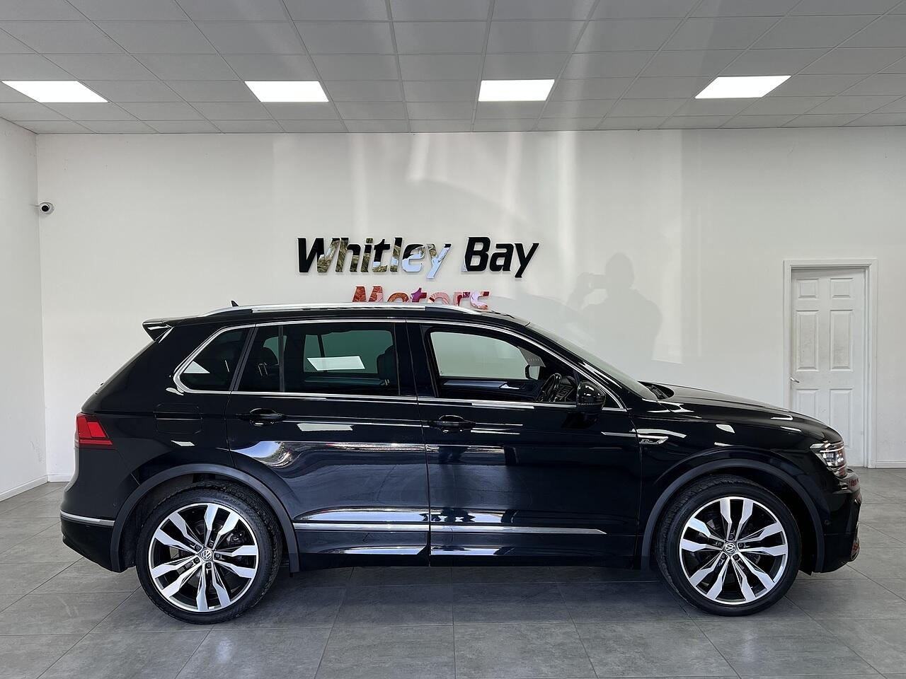 Volkswagen Tiguan view 2