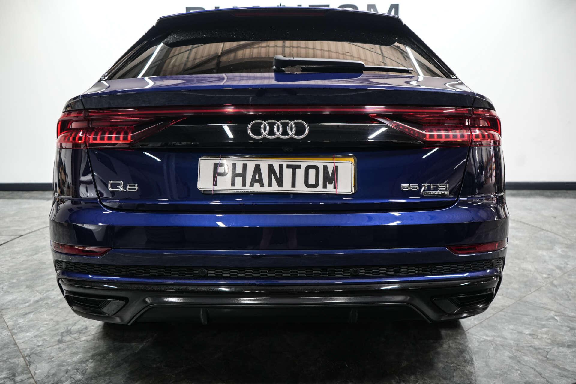 Audi Q8 view 11