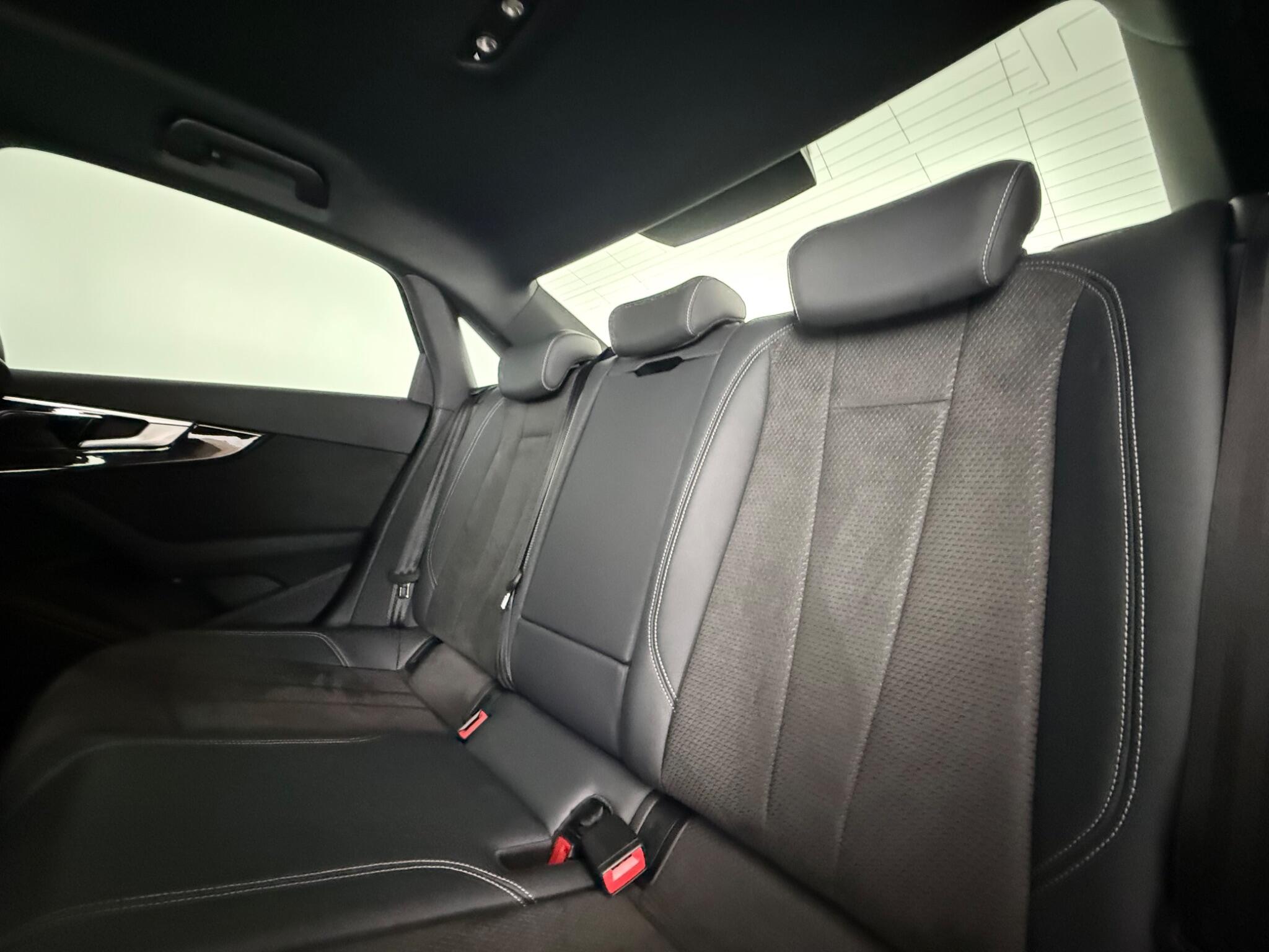 Audi A4 view 32