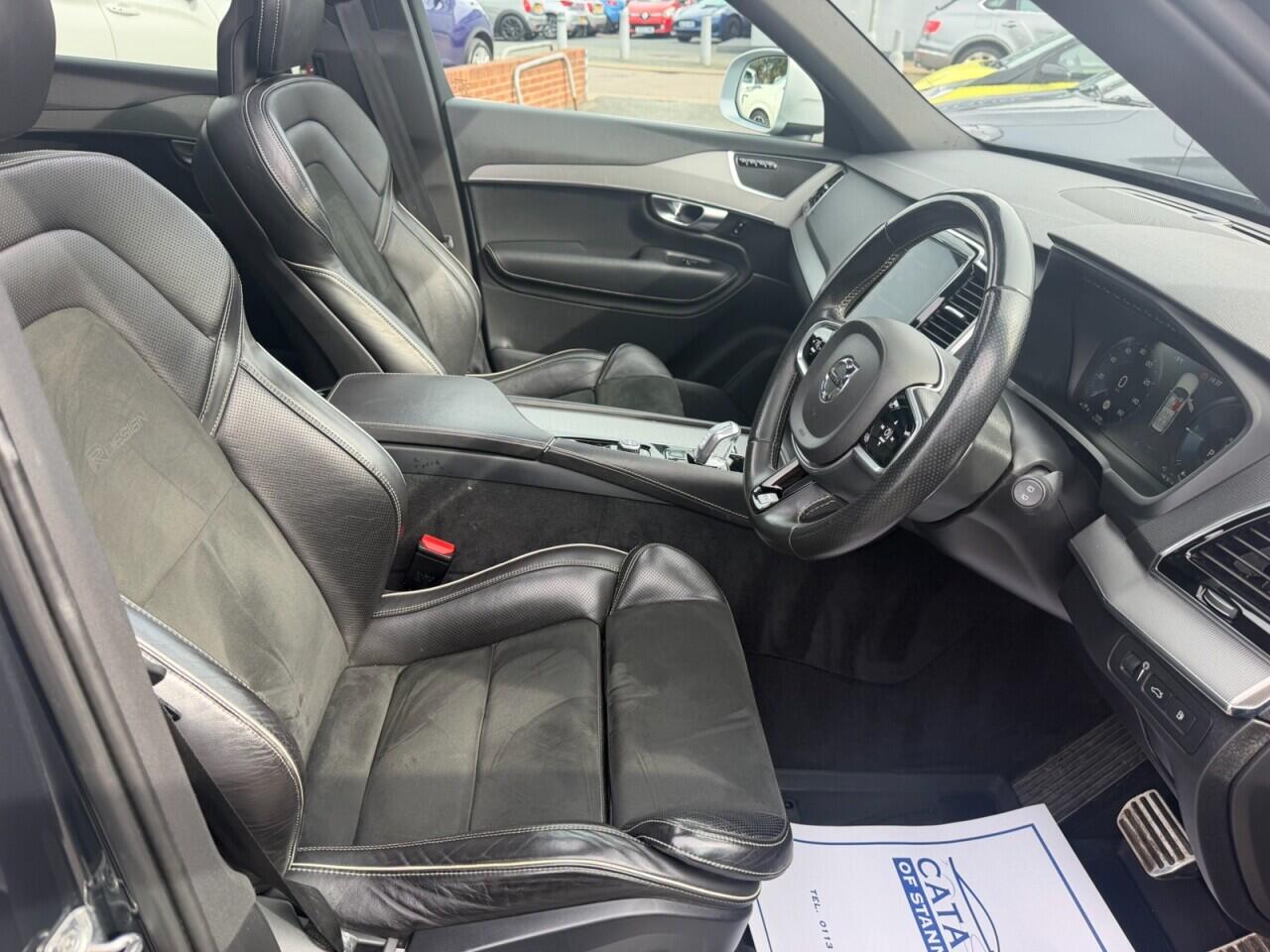 Volvo XC90 view 28