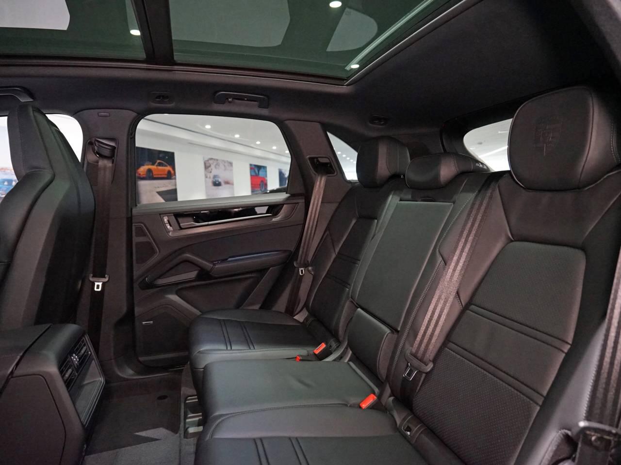 Porsche Cayenne view 20