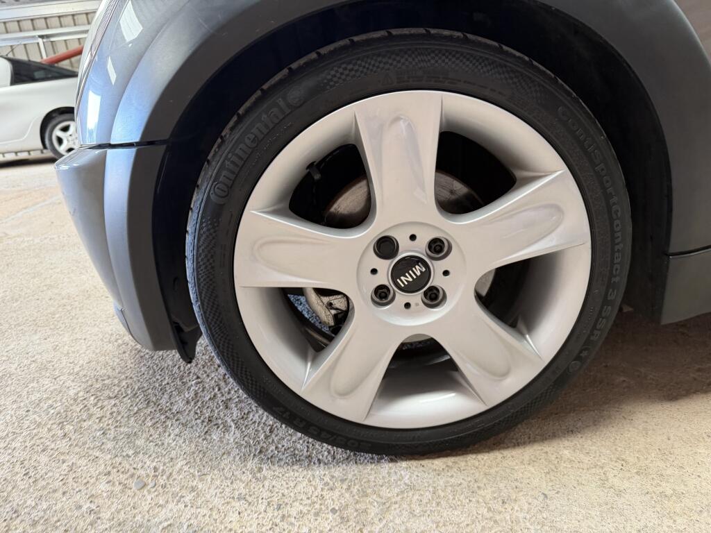 Mini Hatch view 29