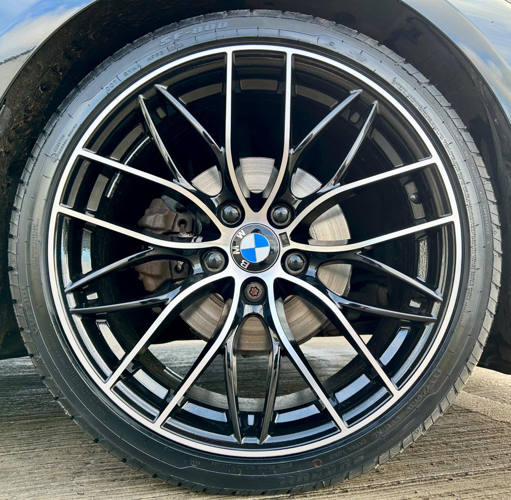 BMW 3 Series view 16