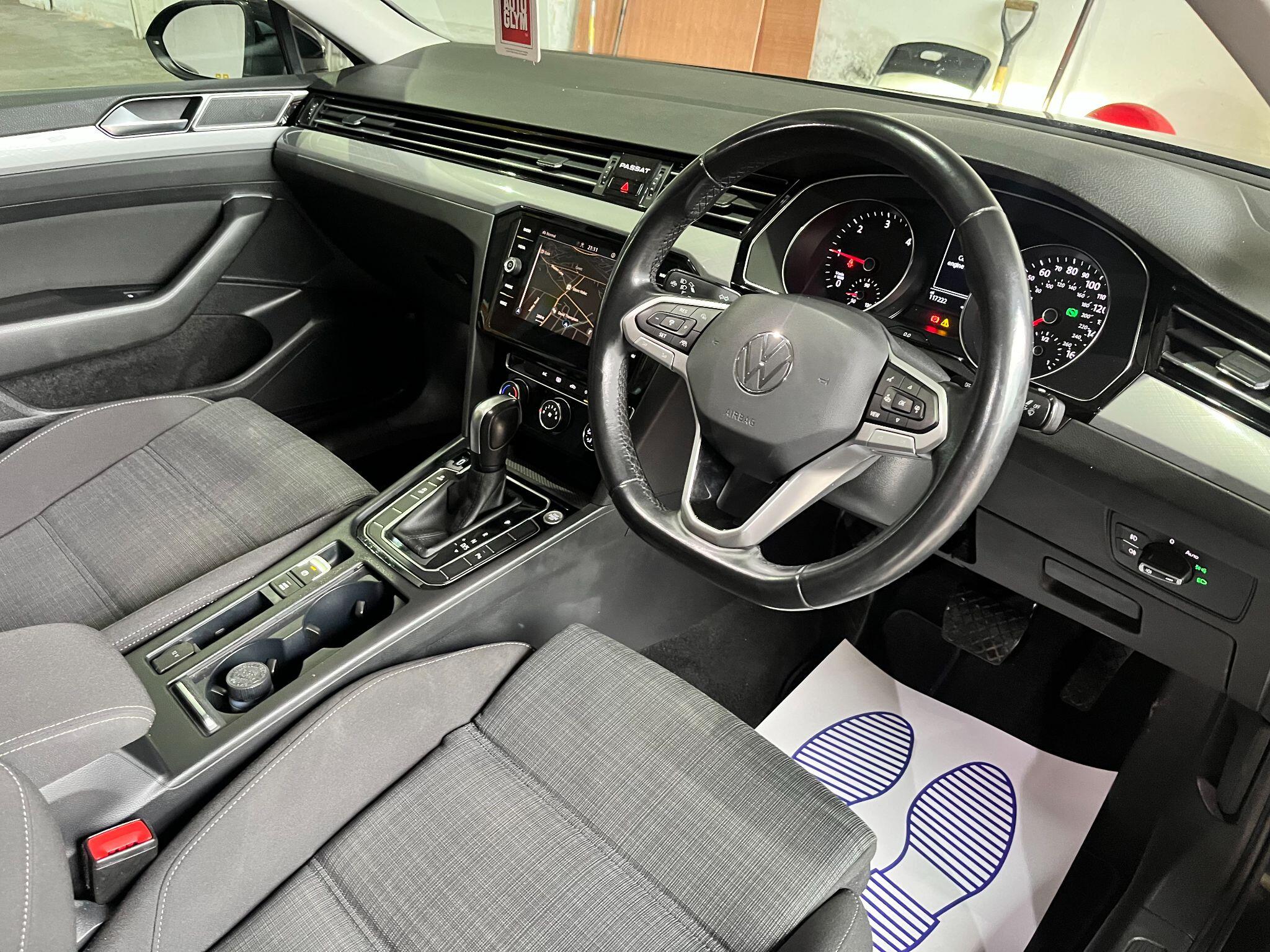 Volkswagen Passat view 15