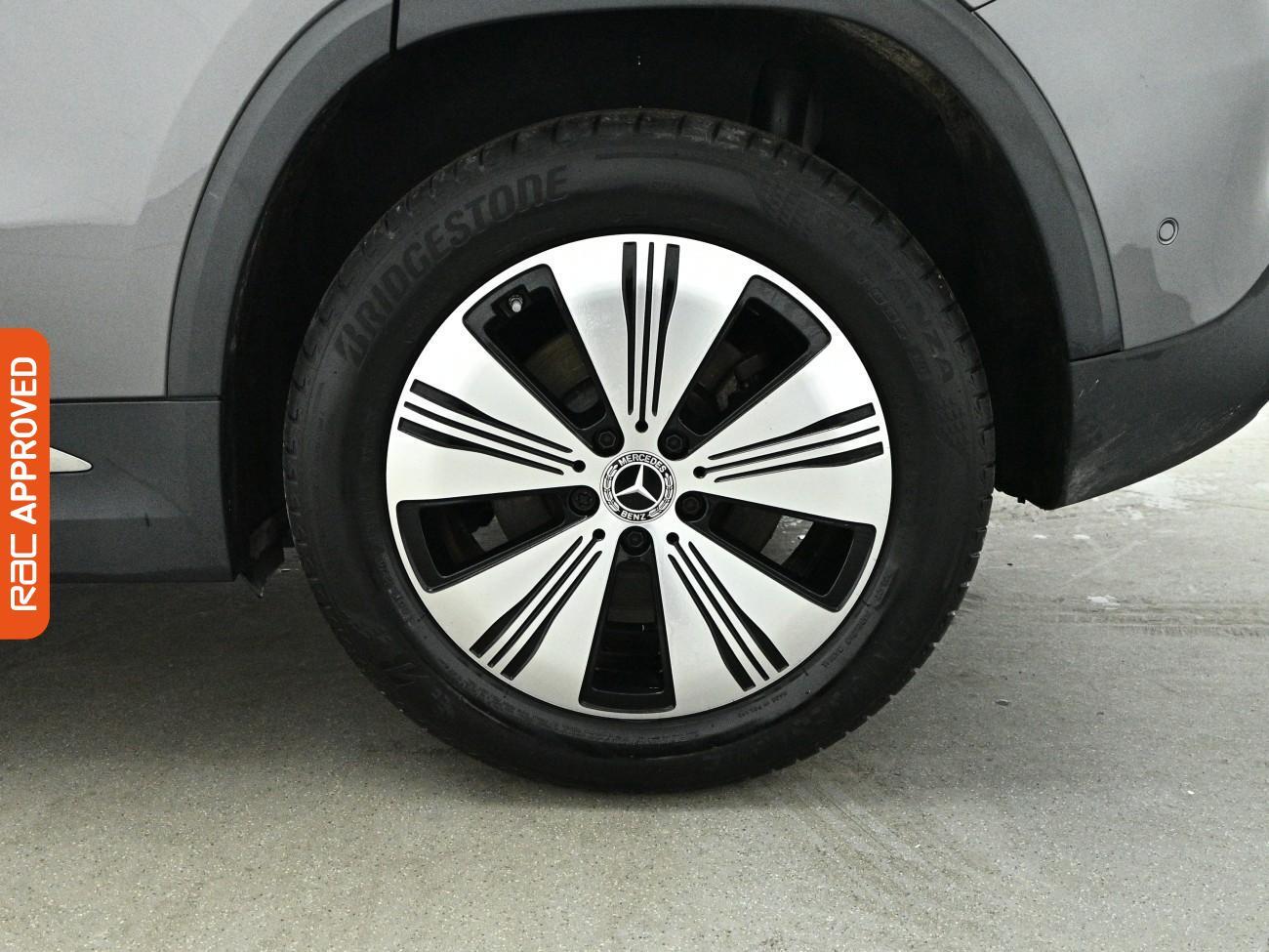 Mercedes-Benz EQA view 30