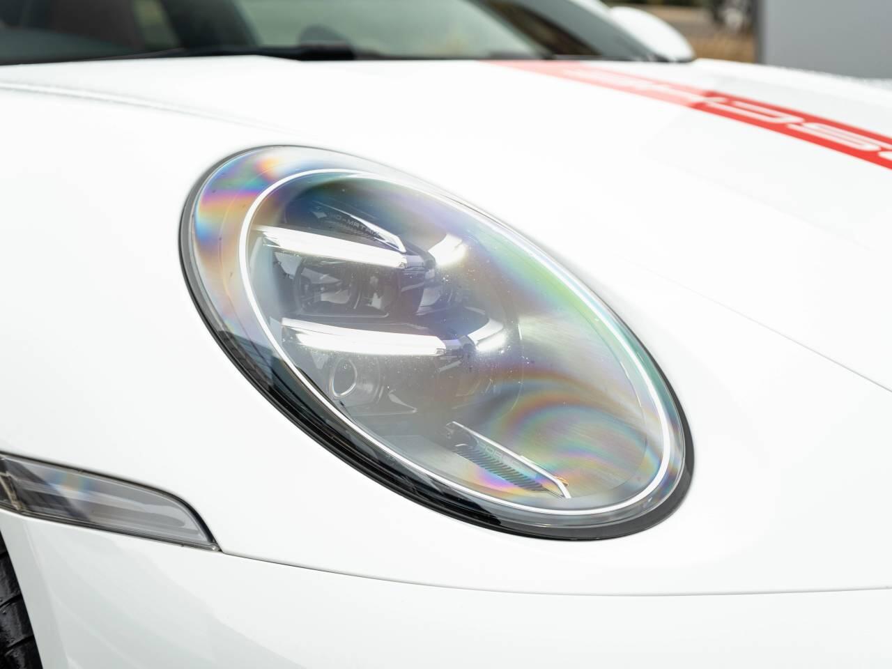 Porsche 911 view 8