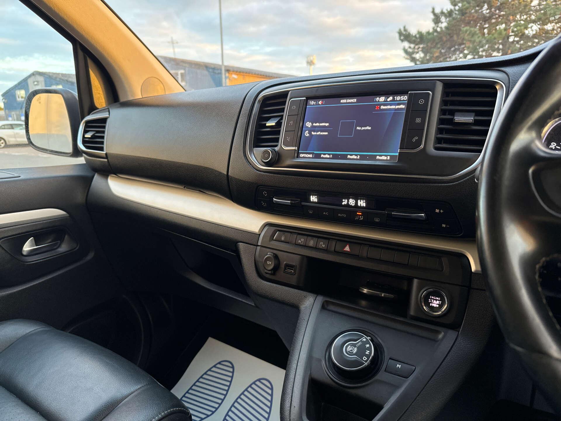 Peugeot Traveller view 45