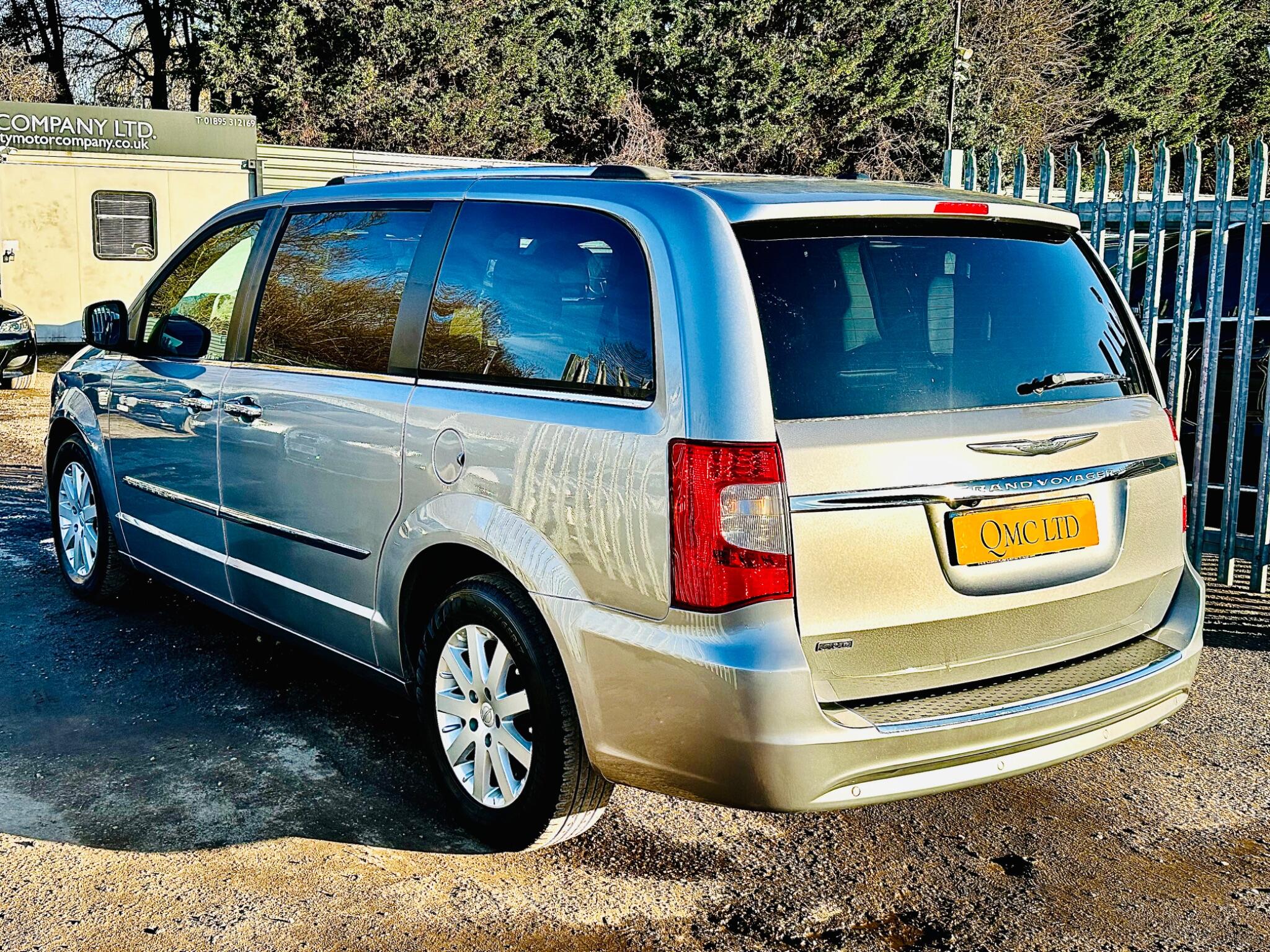 Chrysler Grand Voyager view 8