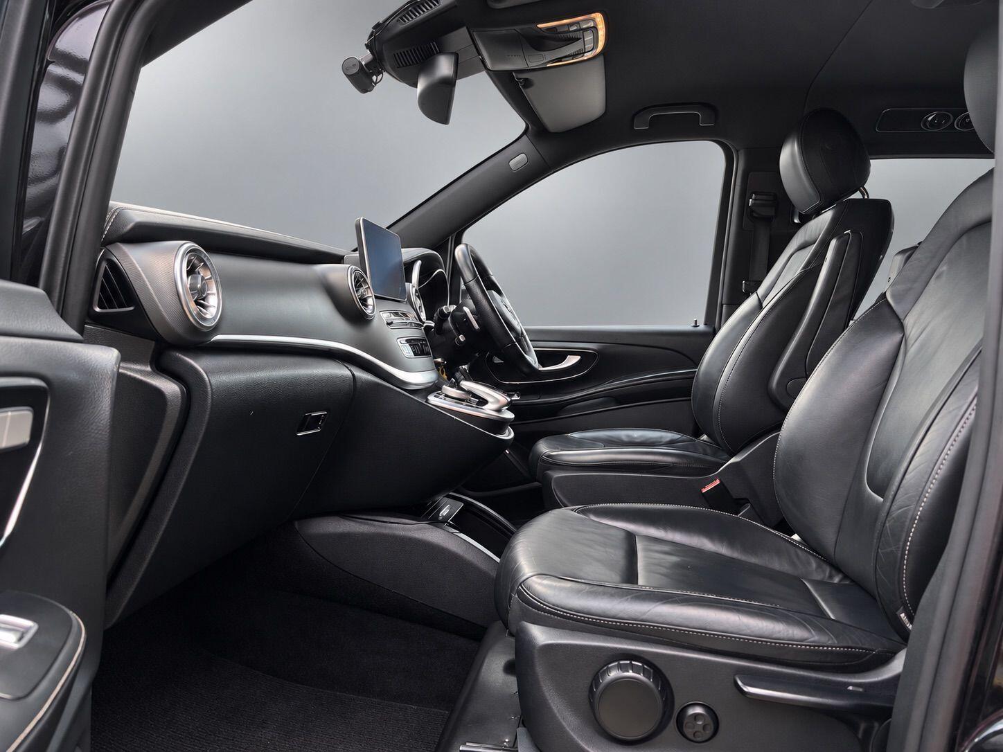 Mercedes-Benz V-Class view 33