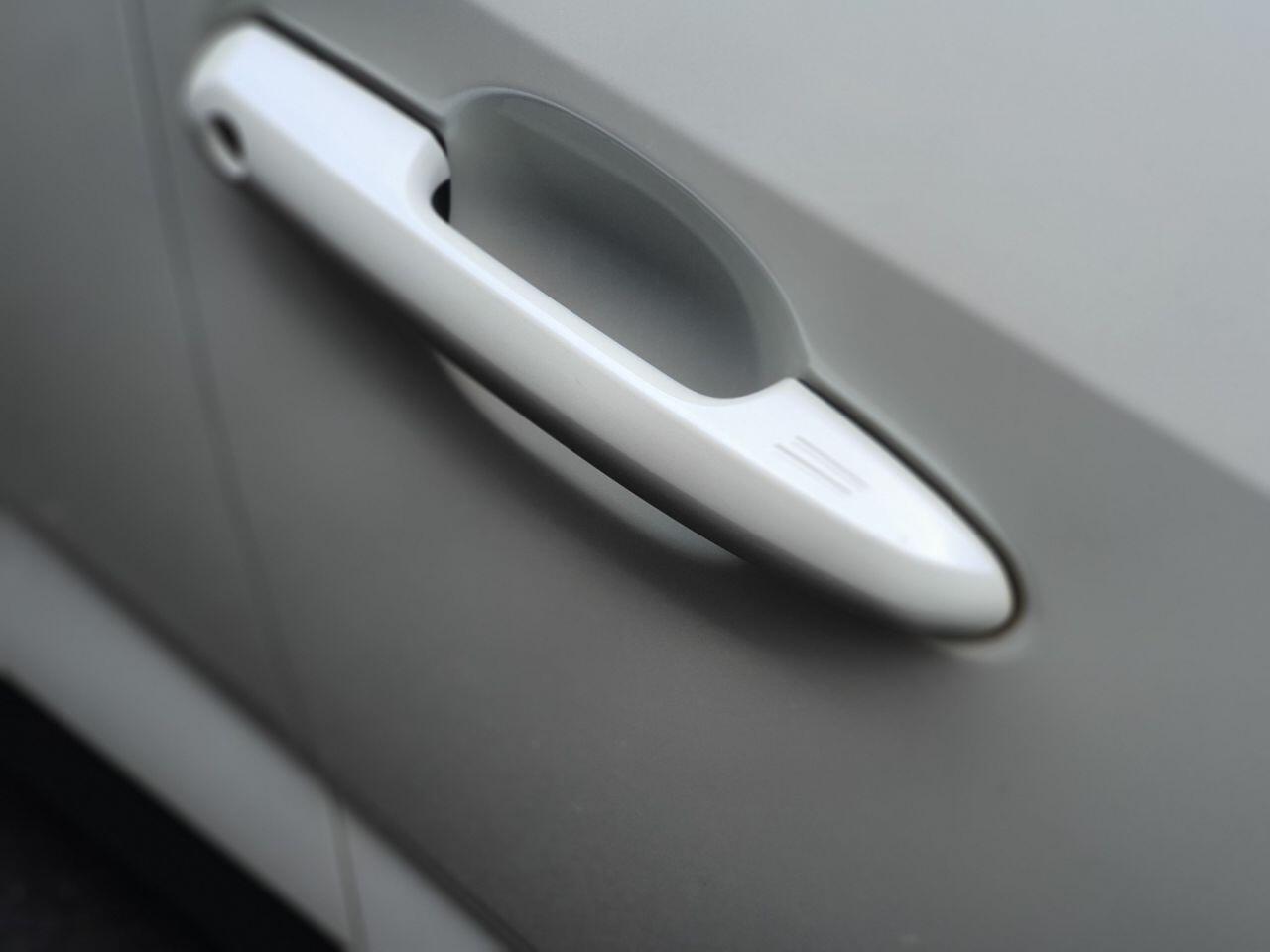Toyota Rav4 view 13