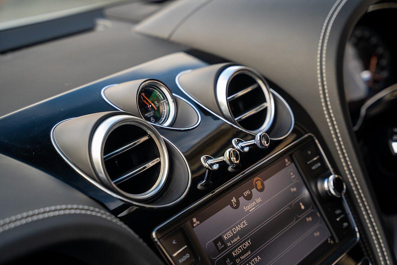 Bentley Bentayga view 74