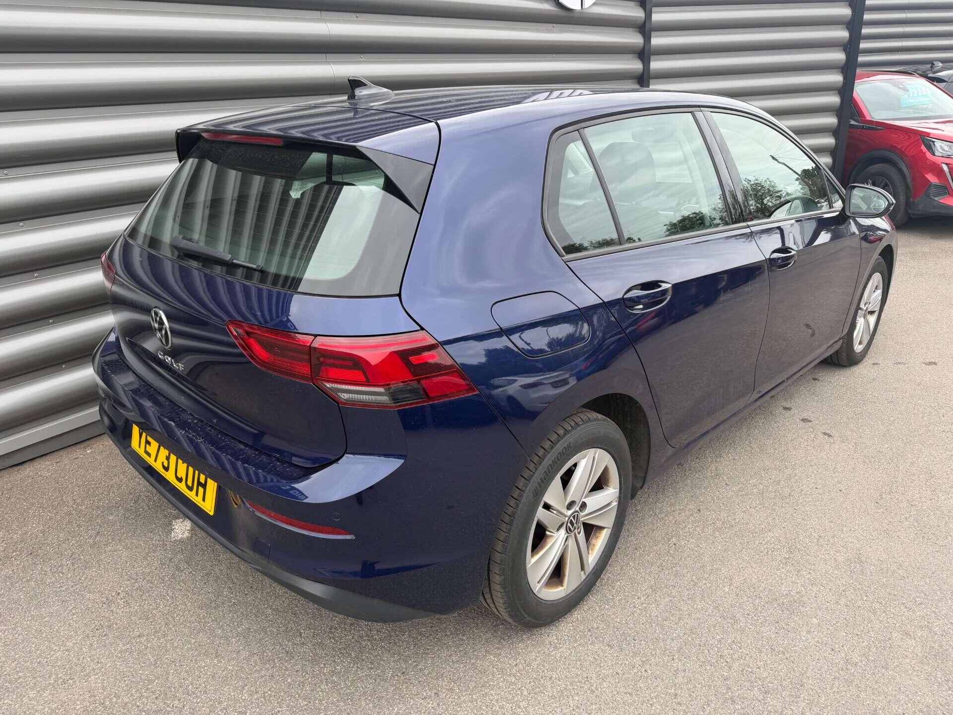 Volkswagen Golf view 5