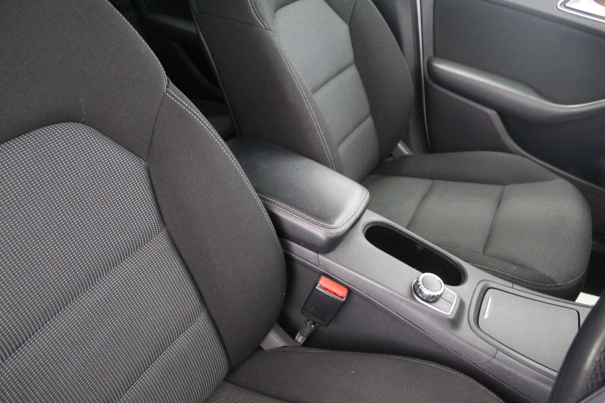 Mercedes-Benz B-Class view 41