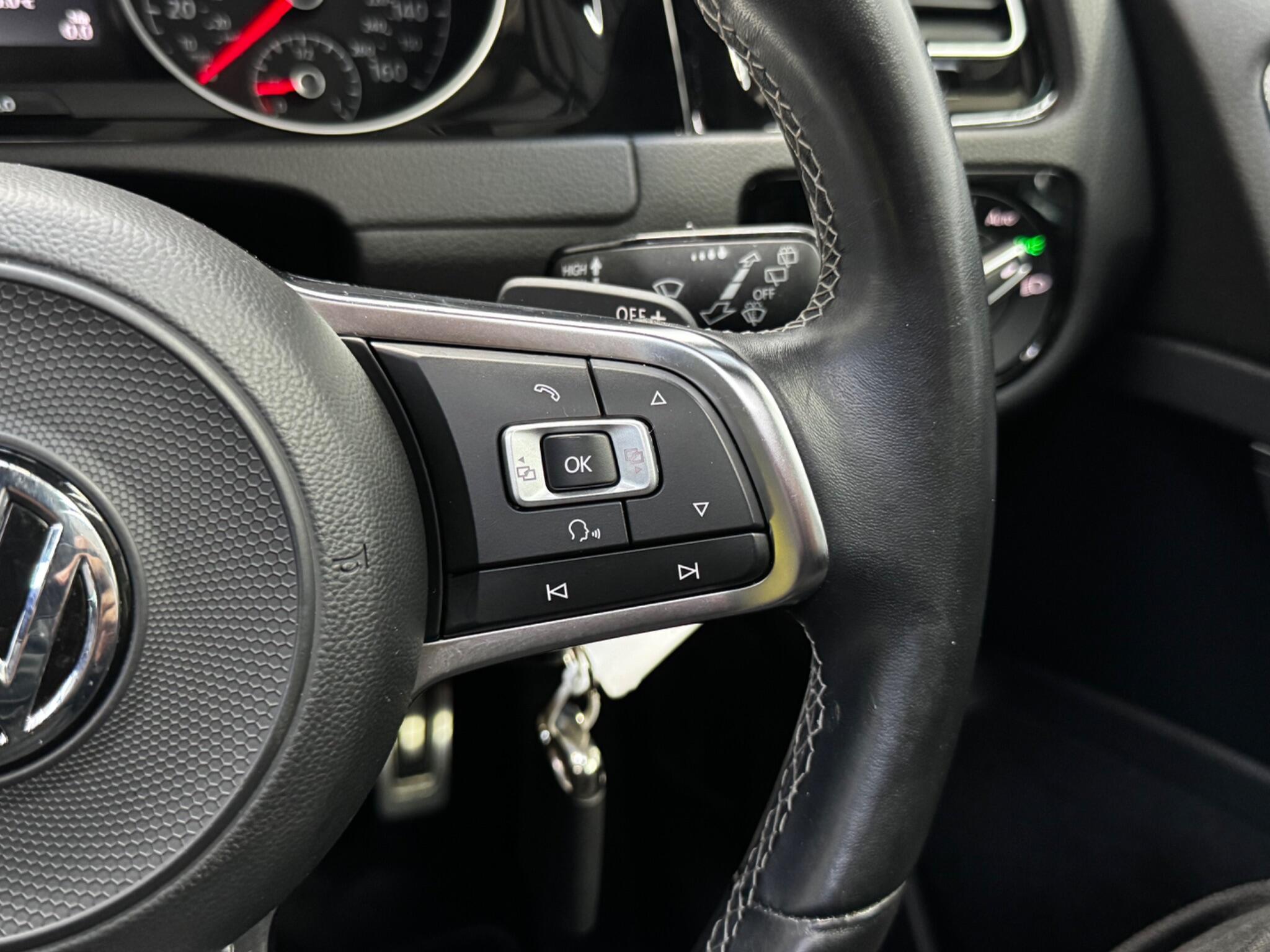 Volkswagen Golf view 43