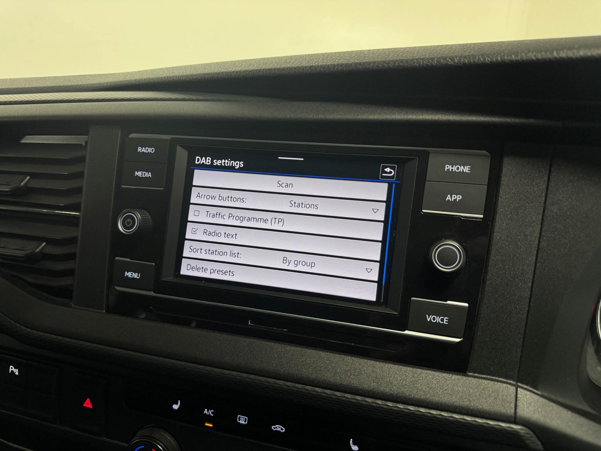 Volkswagen Transporter view 36