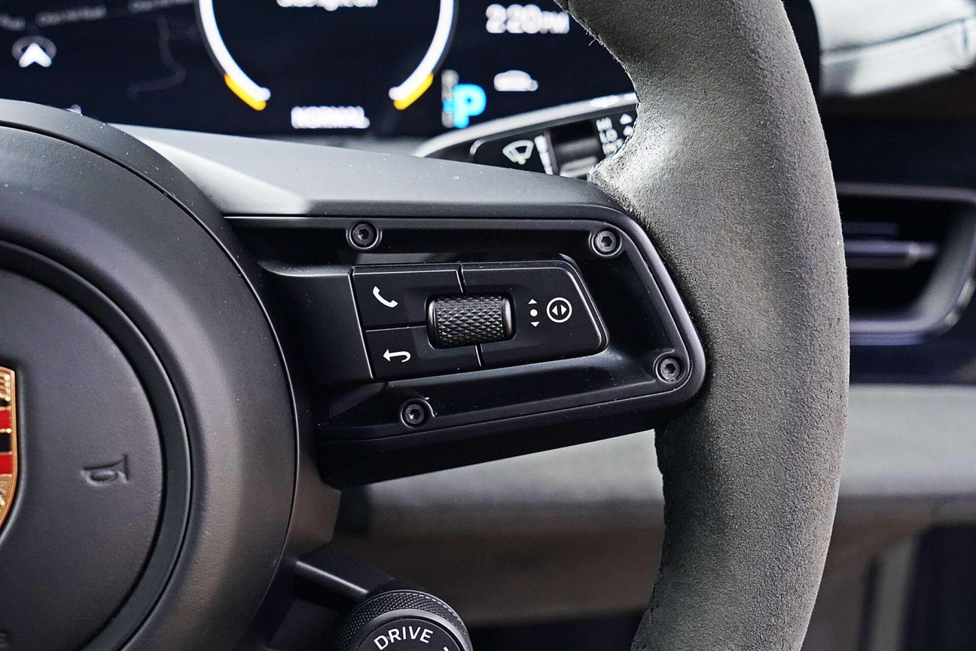 Porsche Taycan view 31