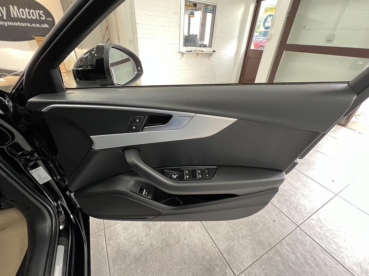 Audi A4 view 13