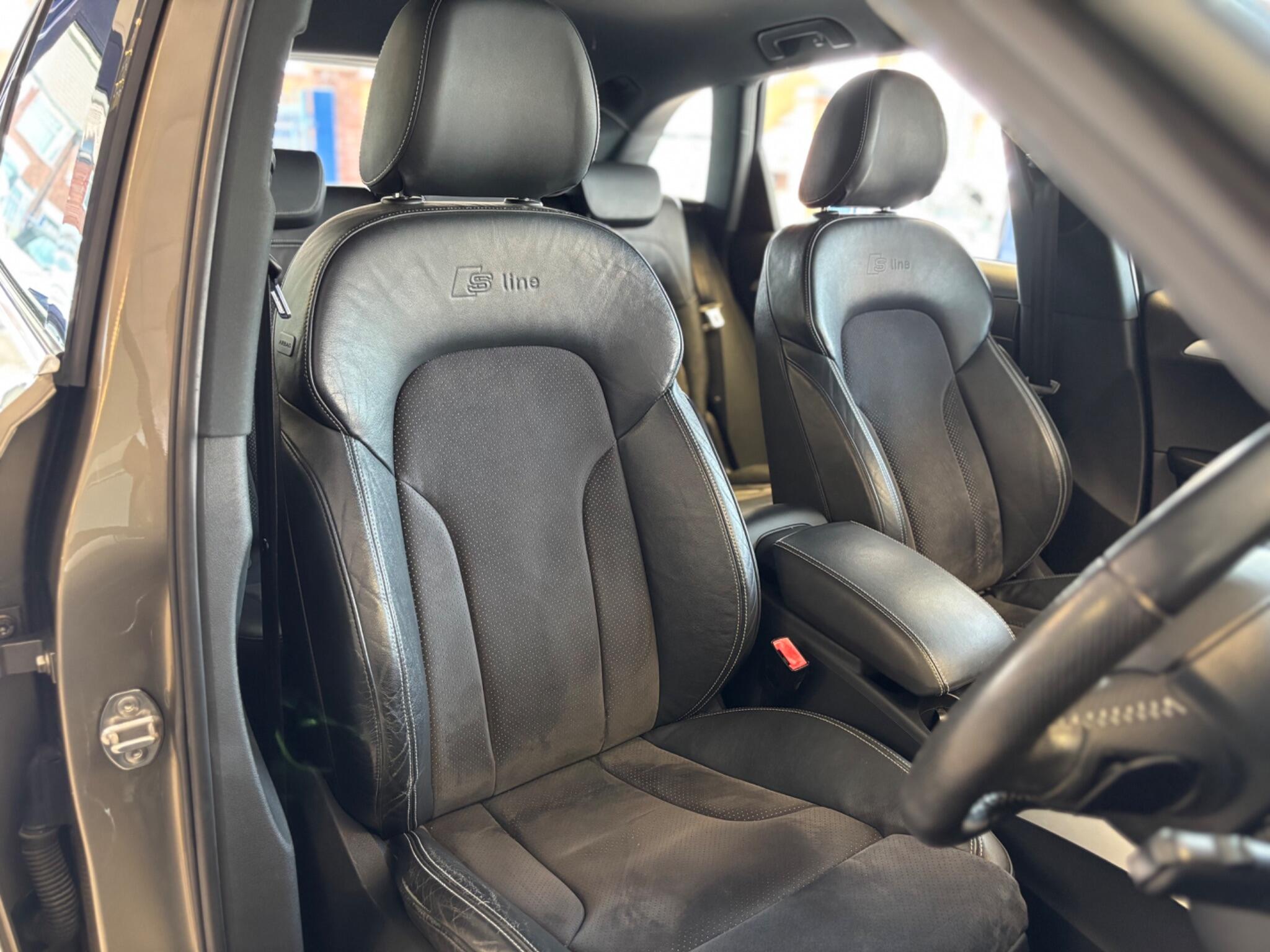 Audi Q5 view 10