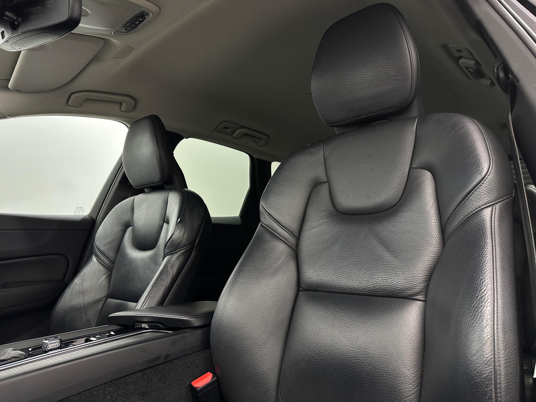 Volvo XC60 view 36