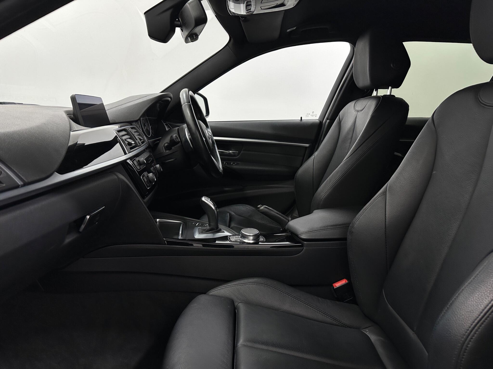 BMW 3 Series view 36