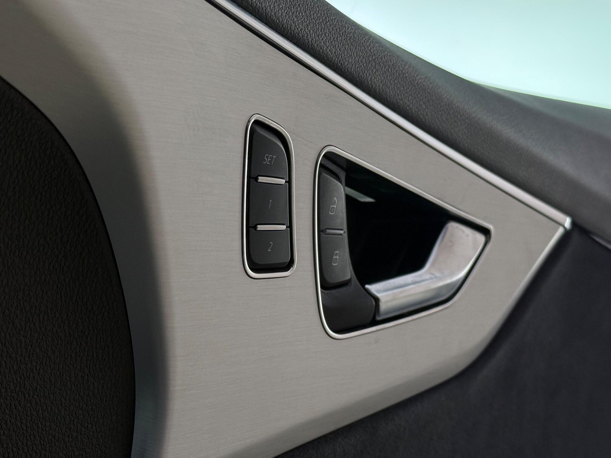Audi Q8 view 55