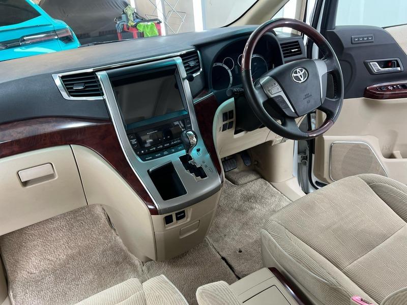 2009 Toyota Alphard image 18