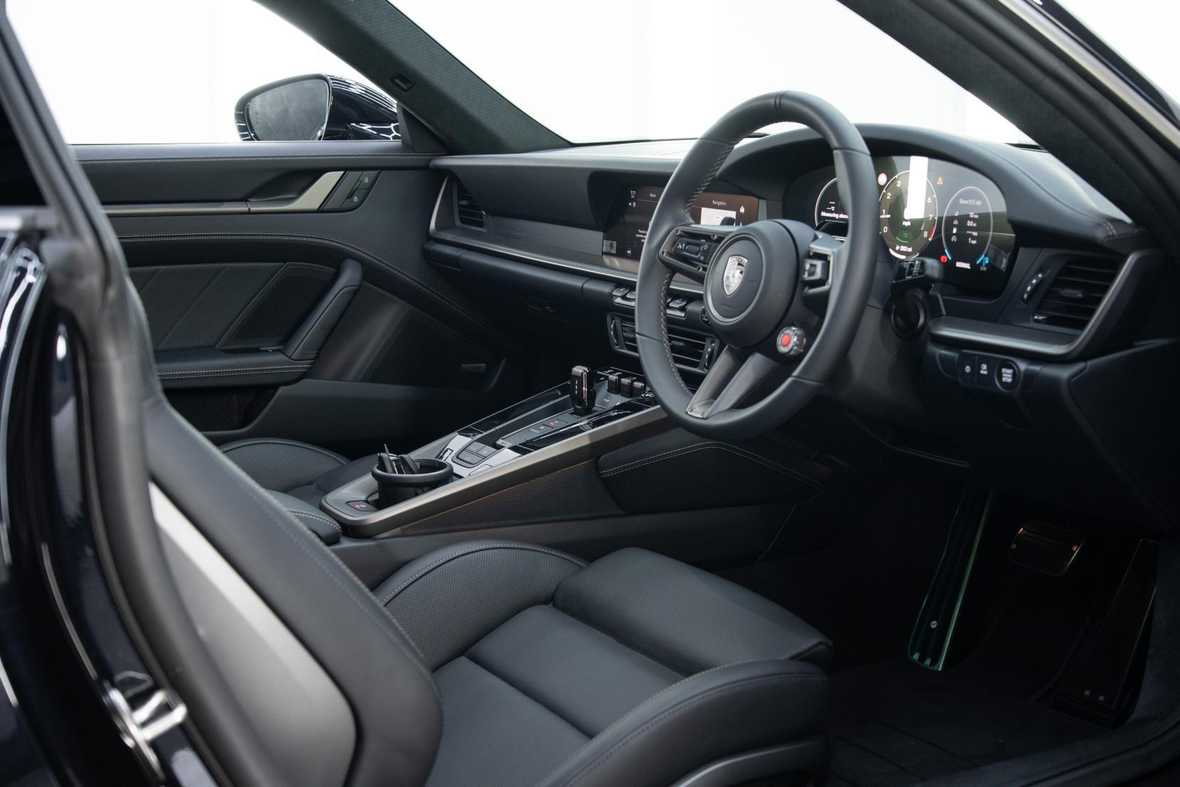 Porsche 911 view 4