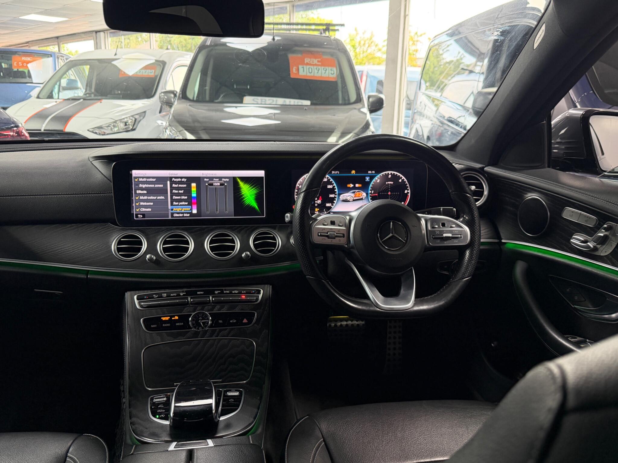 Mercedes-Benz E Class view 29