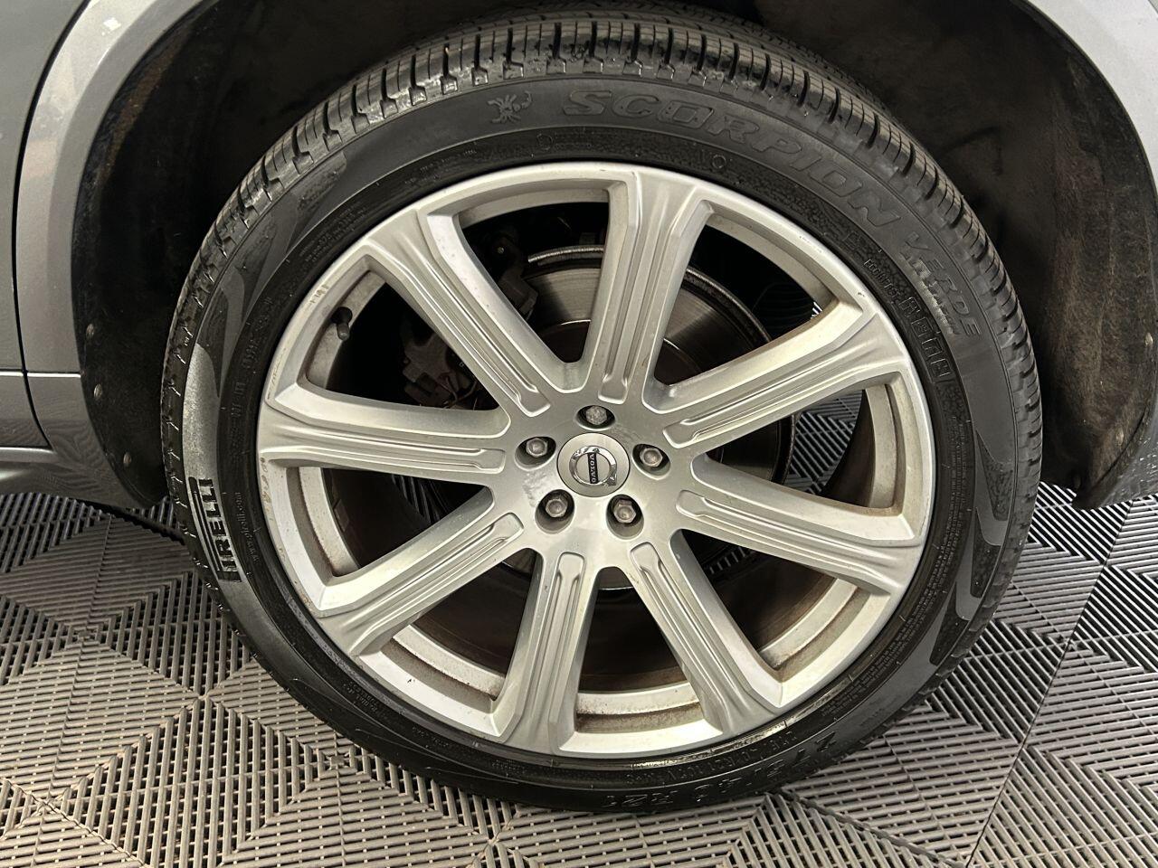 Volvo XC90 view 25