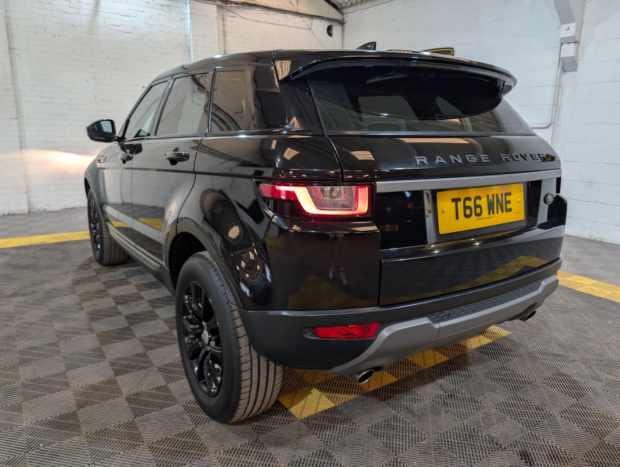 Land Rover Range Rover Evoque view 2