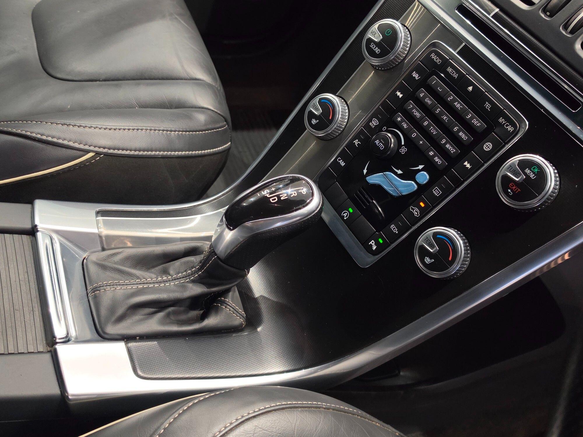Volvo XC60 view 35