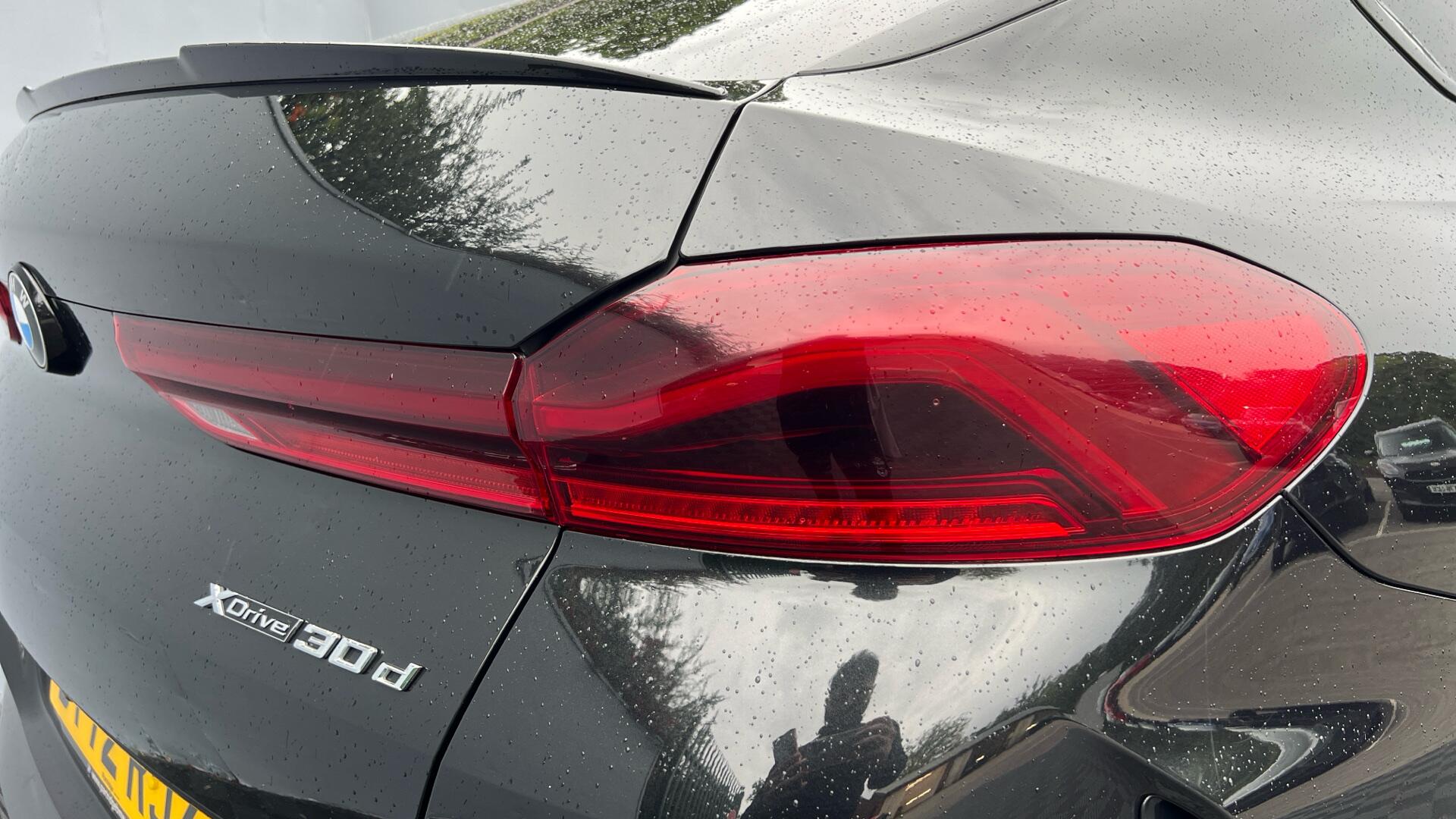 BMW X6 view 22