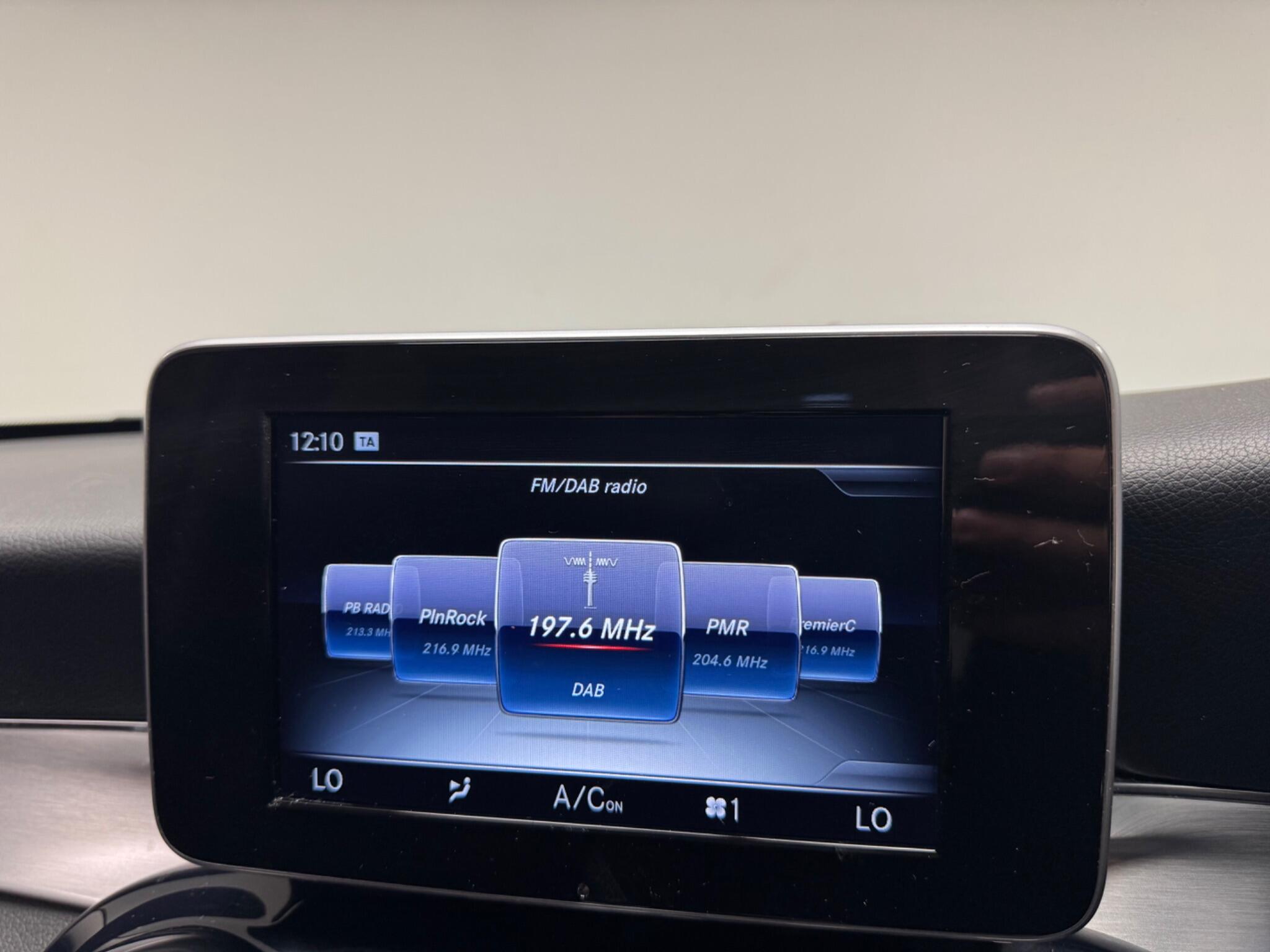 Mercedes-Benz C-Class view 14