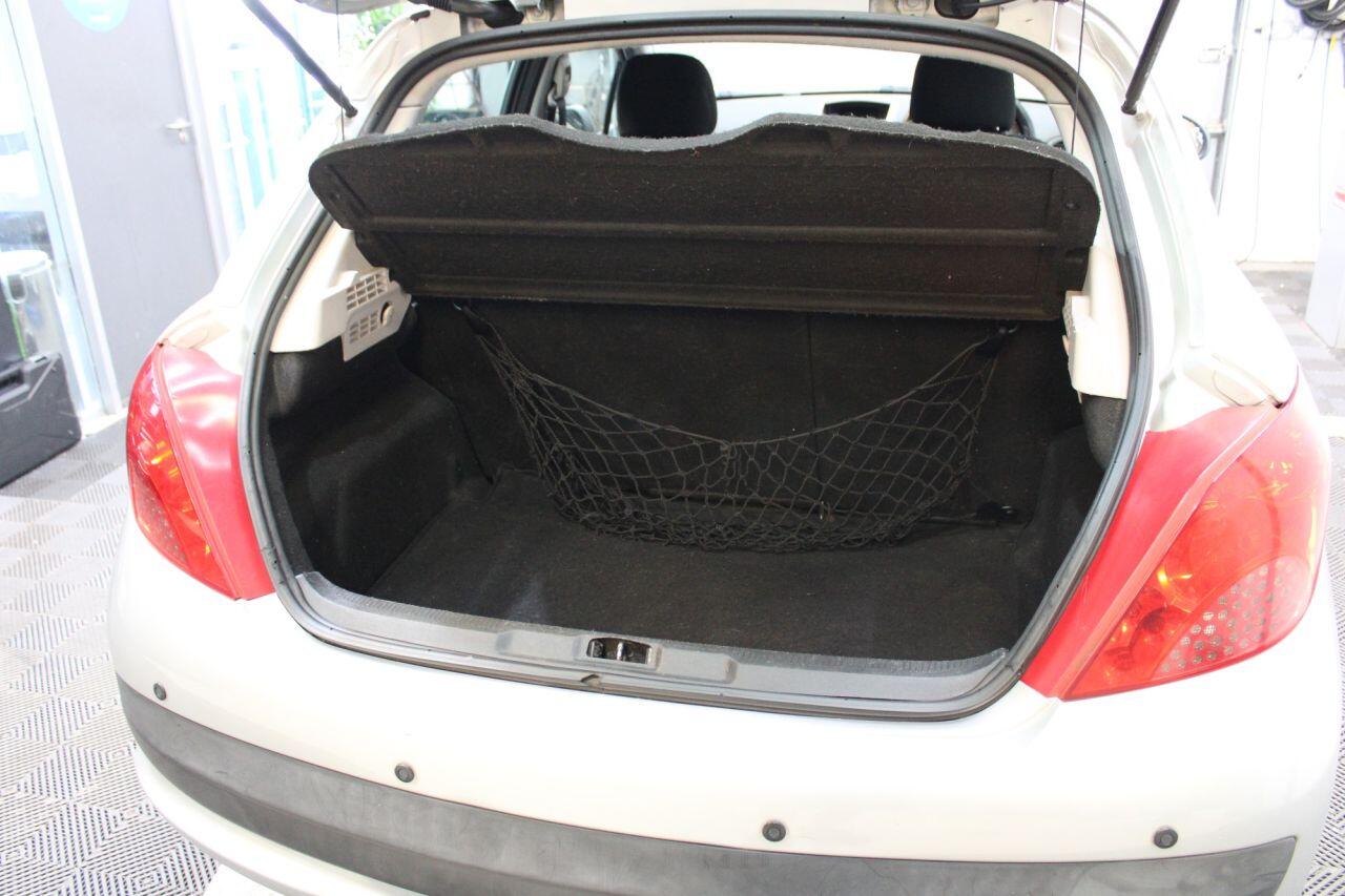 Peugeot 207 view 12