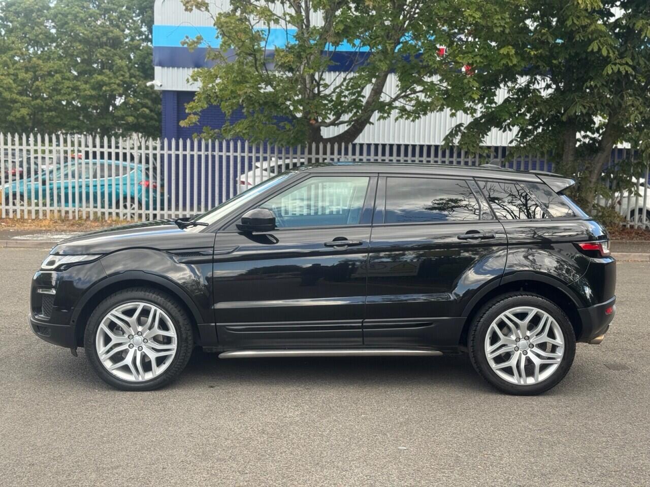 Land Rover Range Rover Evoque view 4