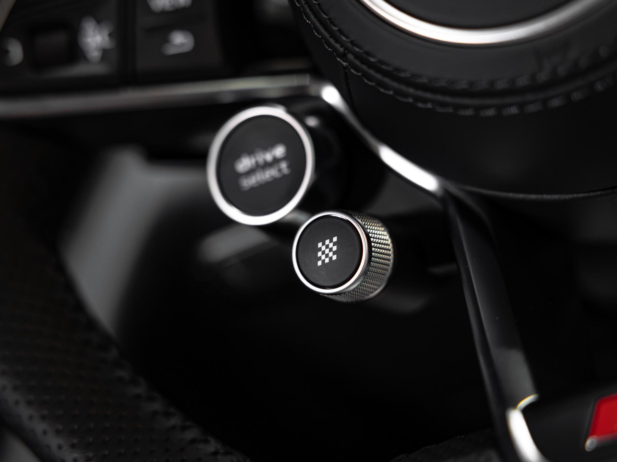 Audi R8 view 24