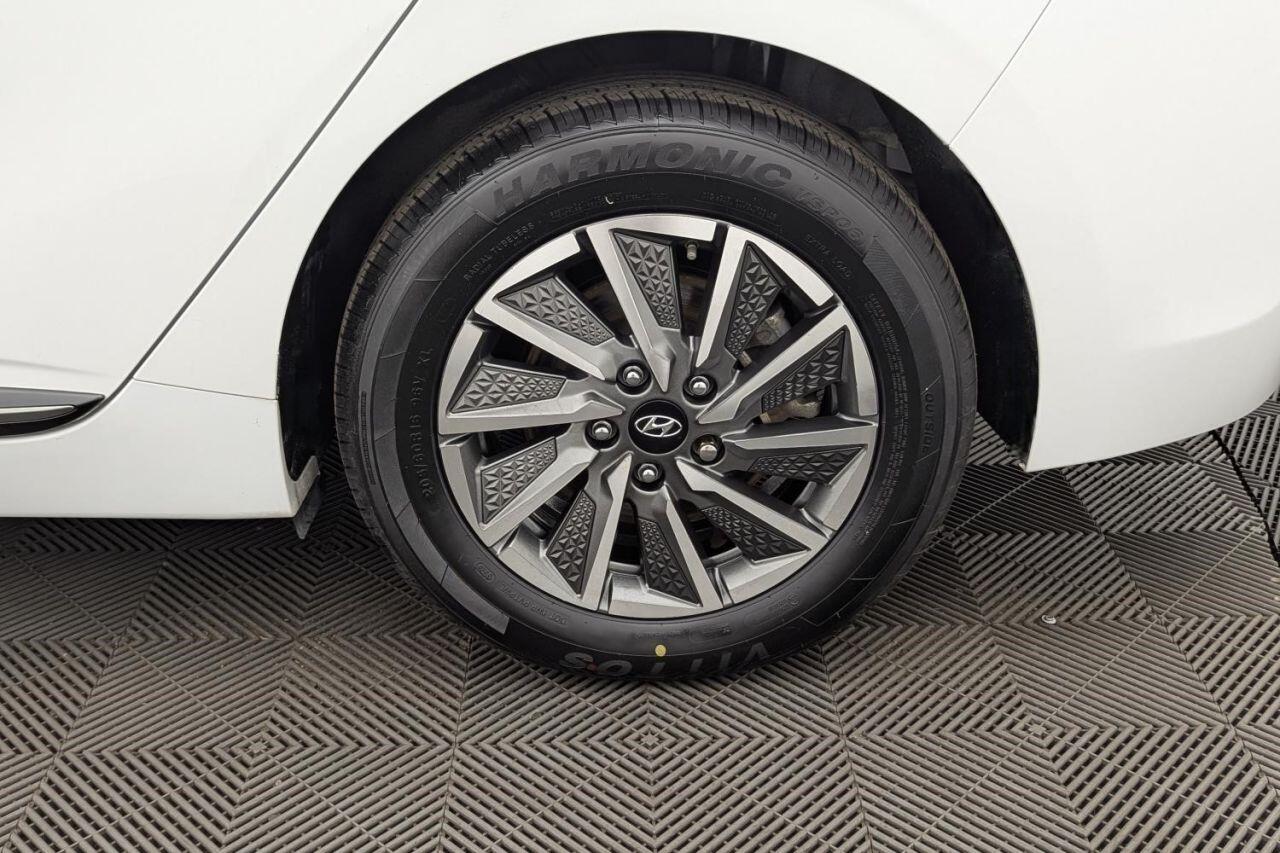 Hyundai Ioniq view 57