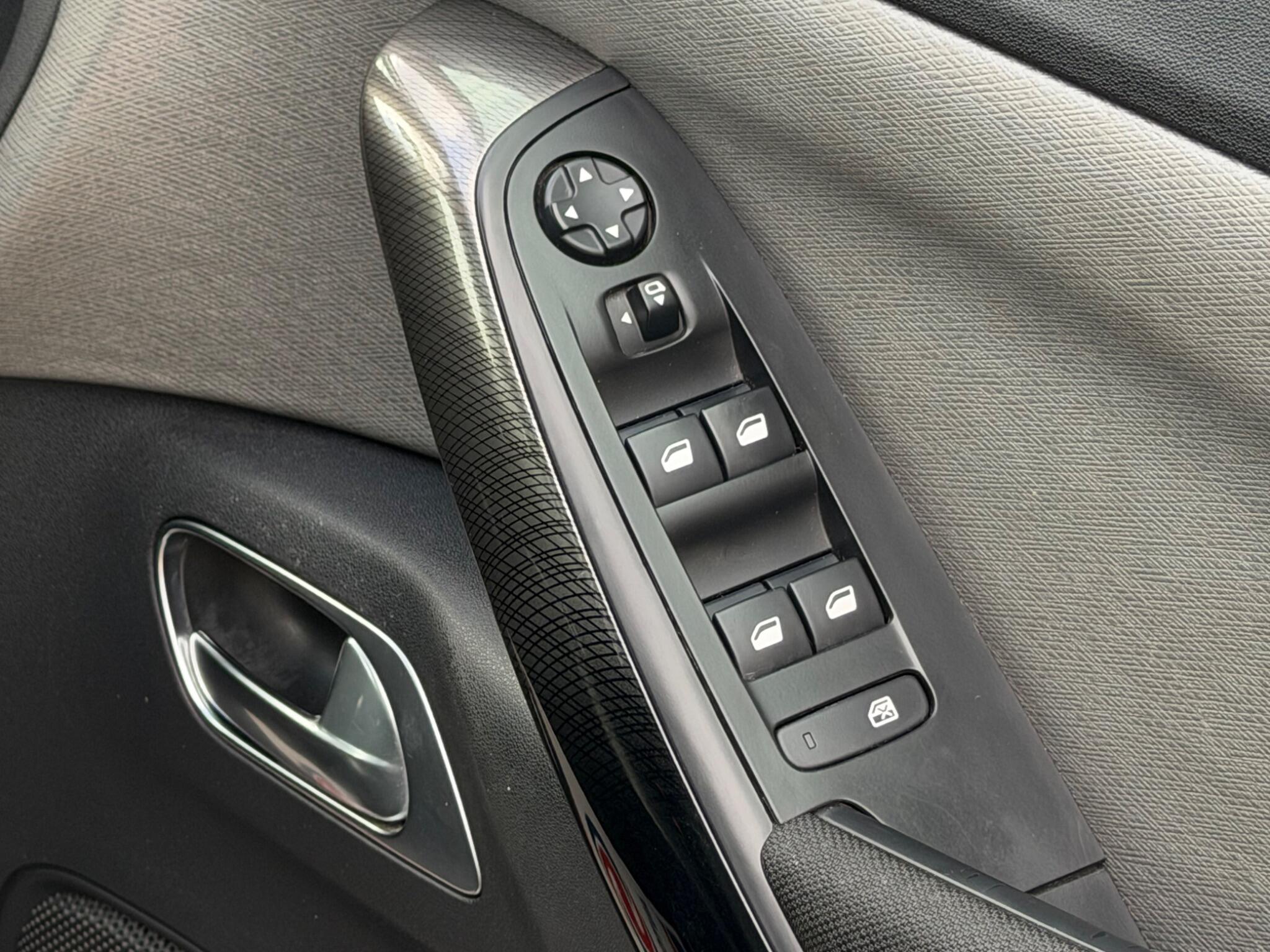 Citroen Grand C4 Picasso view 33