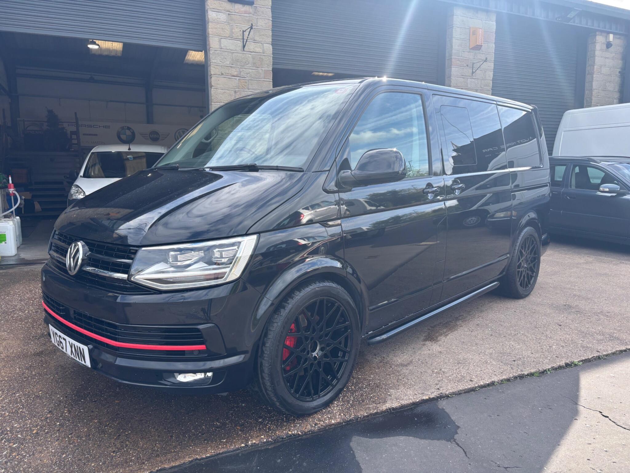 Volkswagen Transporter view 6
