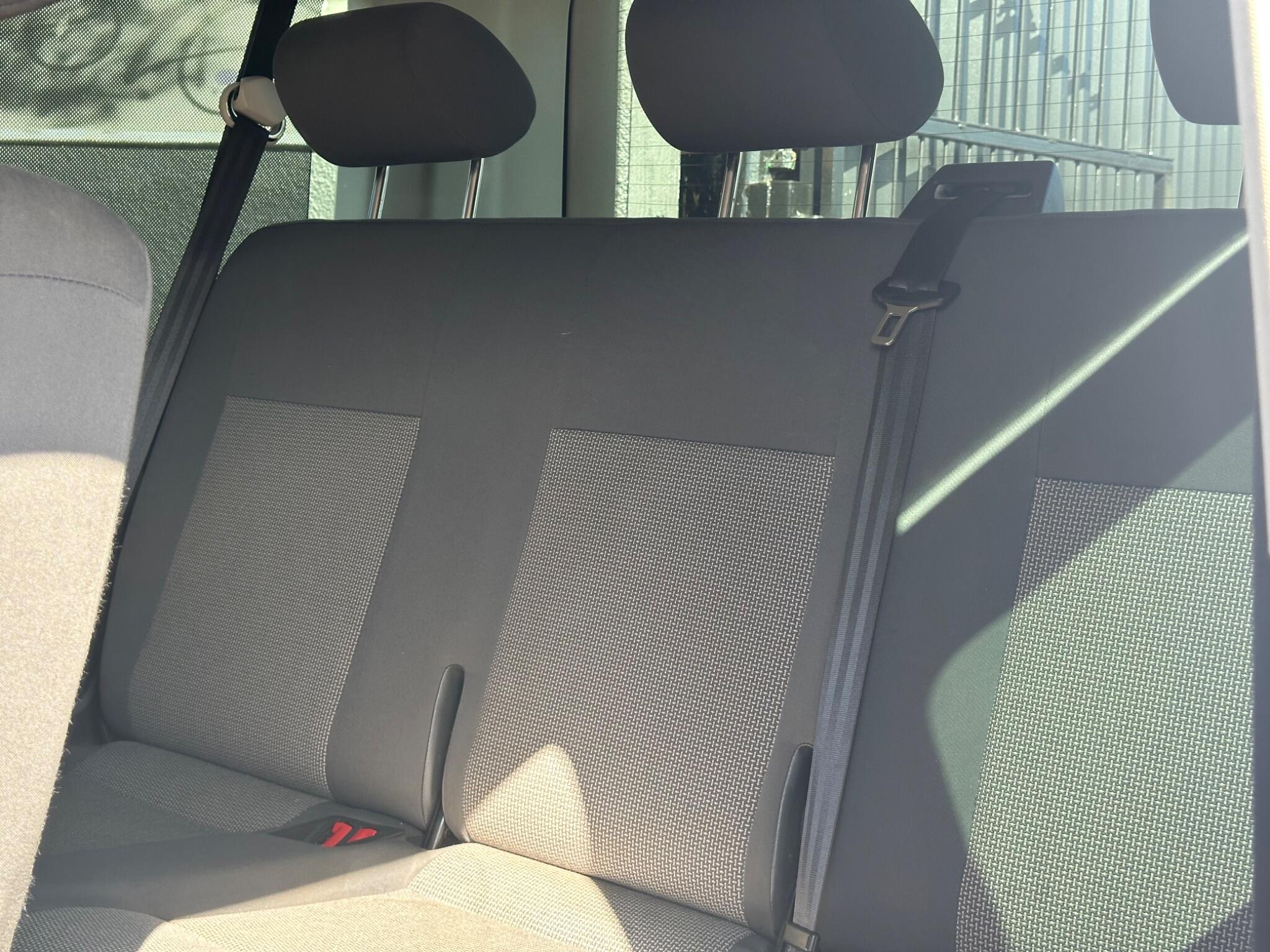 Volkswagen Transporter view 15