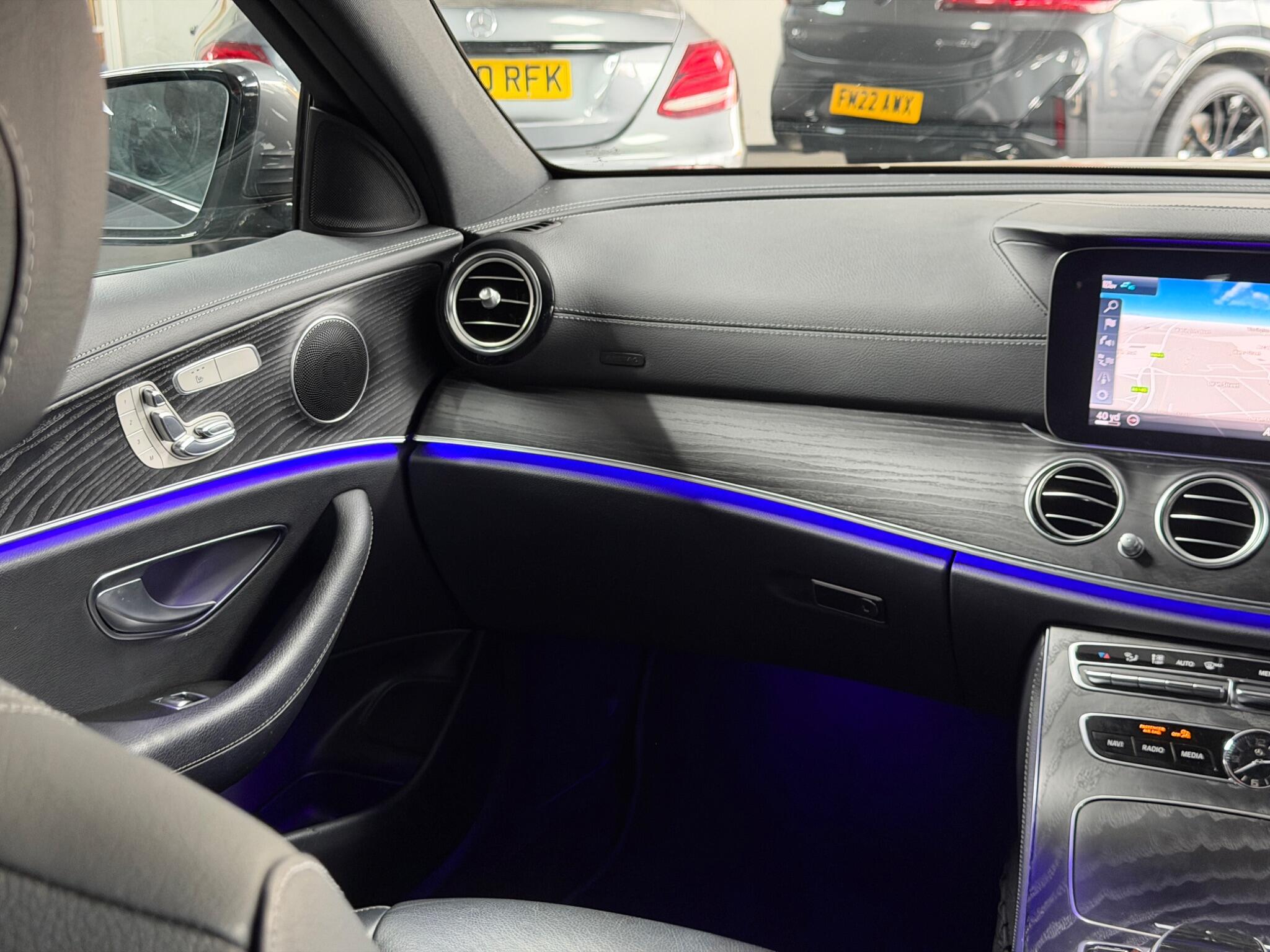 Mercedes-Benz E Class view 35